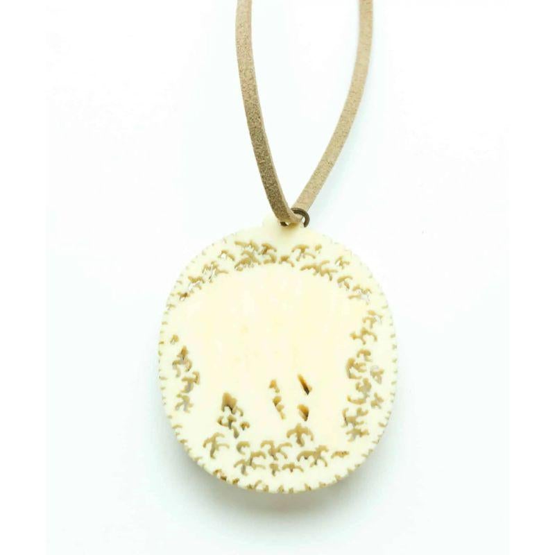 Exceptionnel pendentif éléphant vintage en ivoire, début XXe siècle Excellent état - En vente à Verviers, Région Wallonne