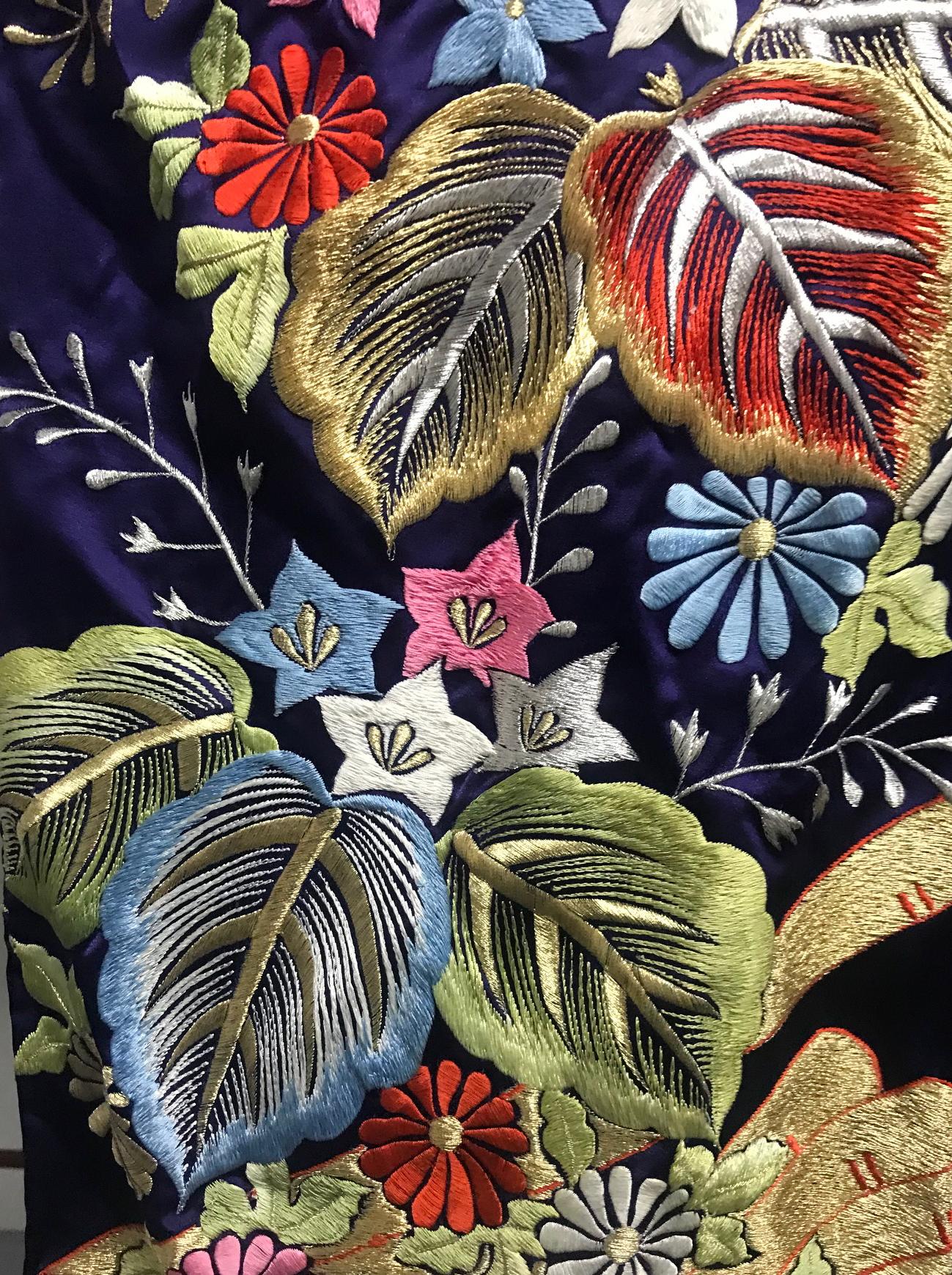 Exceptional Embroidered Brocade Vintage Japanese Ceremonial Kimono 2