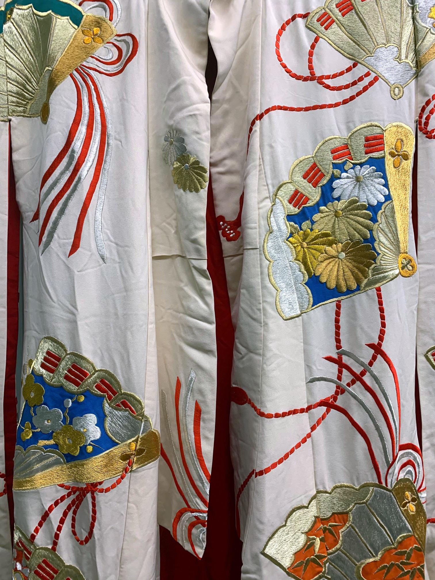 Exceptional Embroidered Vintage Japanese Ceremonial Kimono For Sale 3