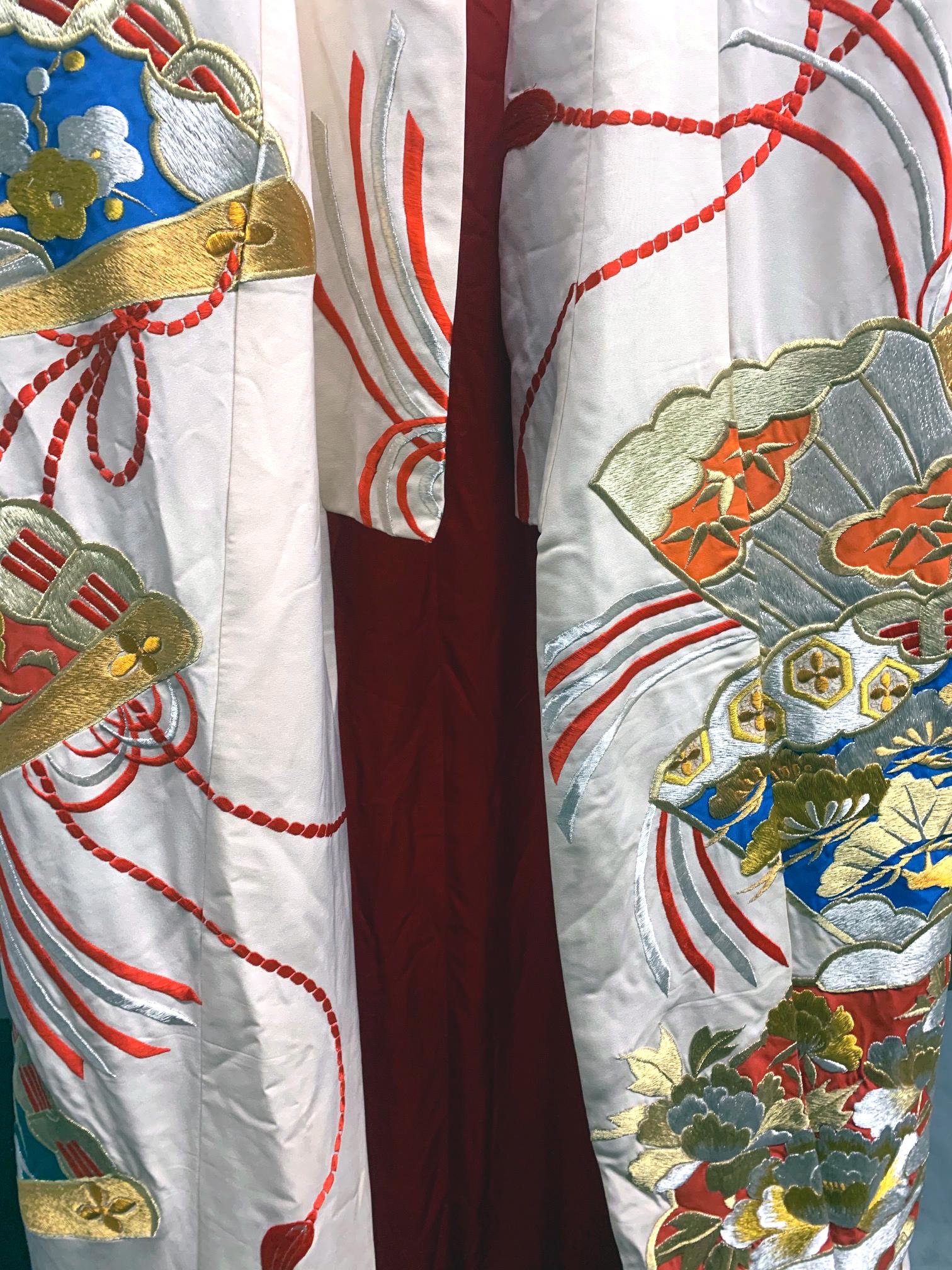 Exceptional Embroidered Vintage Japanese Ceremonial Kimono For Sale 4
