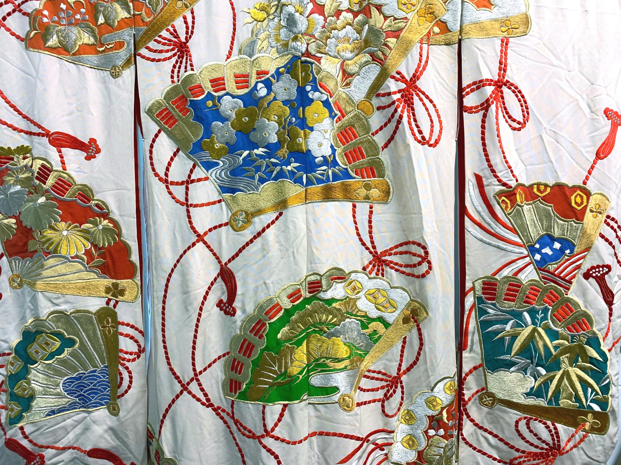 Außergewöhnlich bestickter, japanischen Kimono für Zeremonien, Vintage (Japonismus) im Angebot