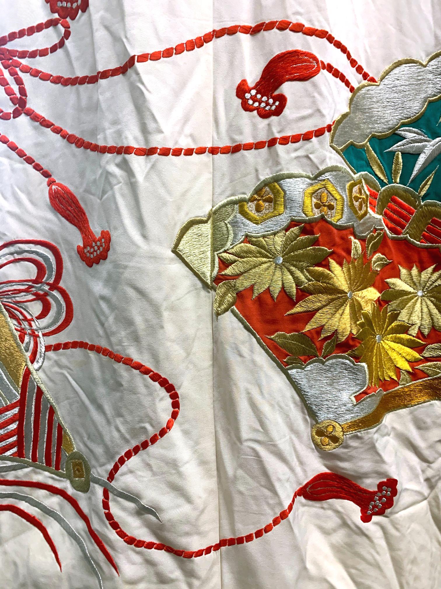 20th Century Exceptional Embroidered Vintage Japanese Ceremonial Kimono For Sale