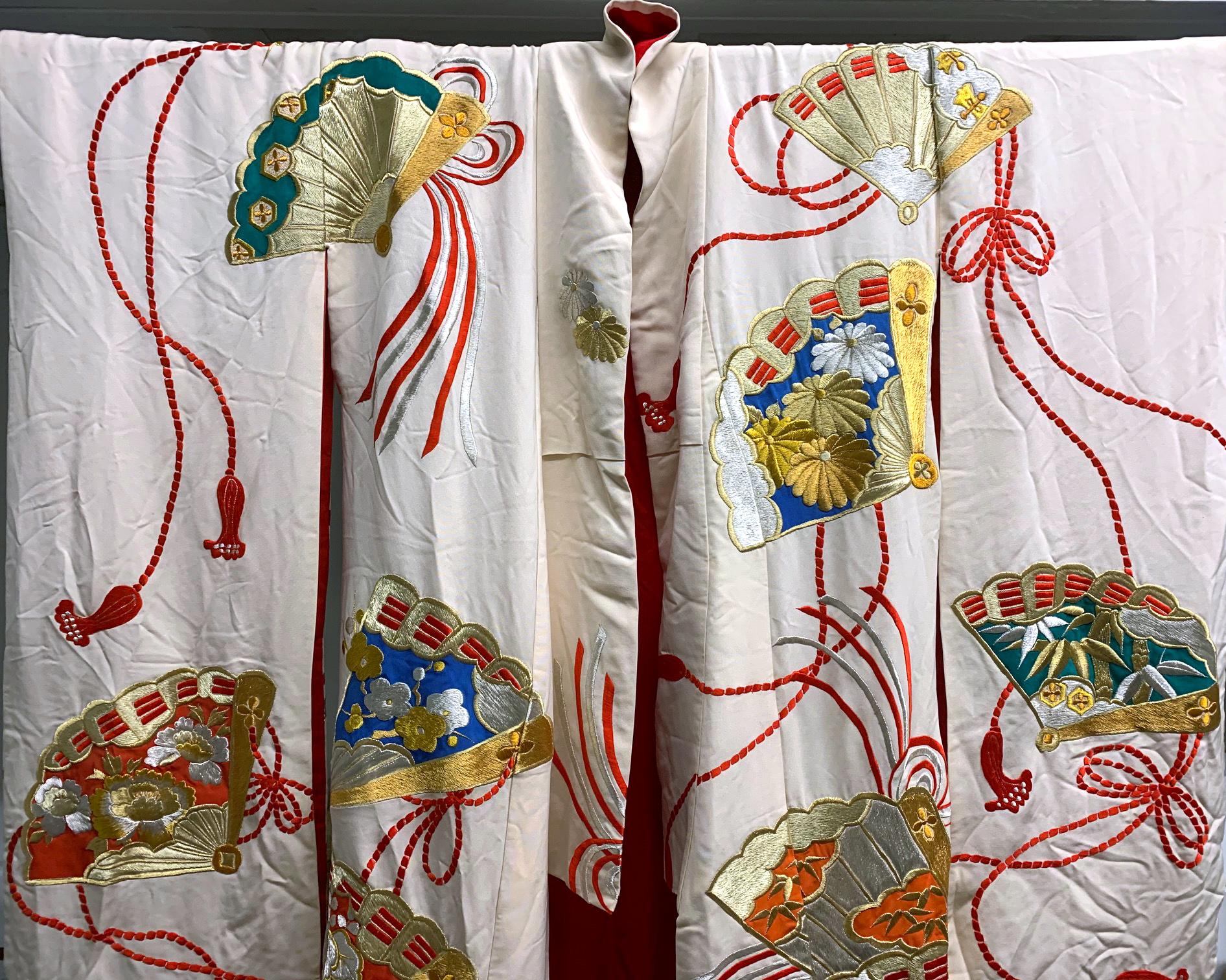 Coton Exceptionnel Kimono de cérémonie japonais vintage brodé en vente