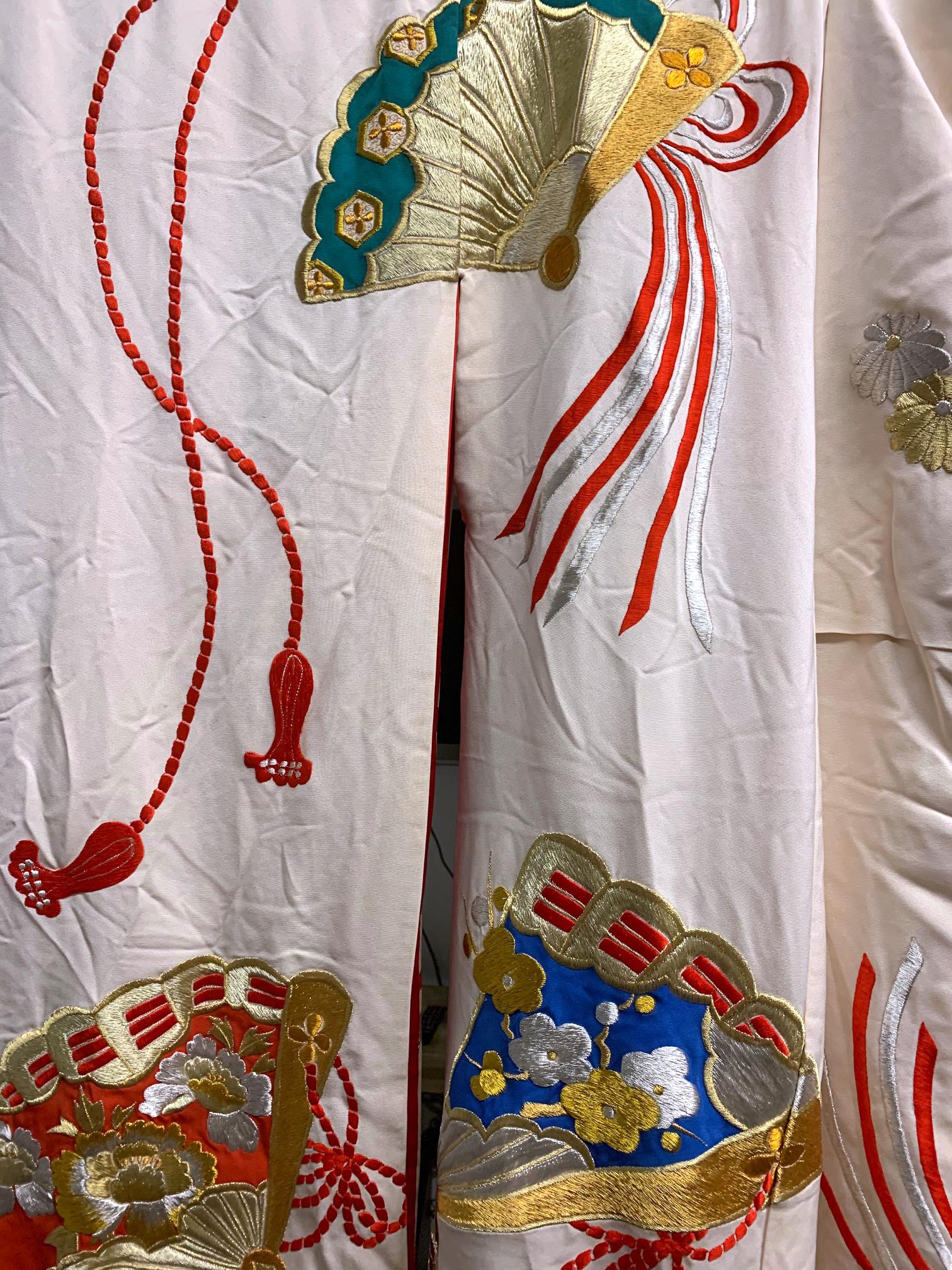 Exceptional Embroidered Vintage Japanese Ceremonial Kimono For Sale 2