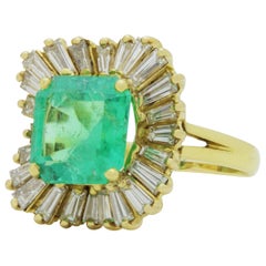 Exceptional Emerald and Diamond 
Ballerina
 Ring