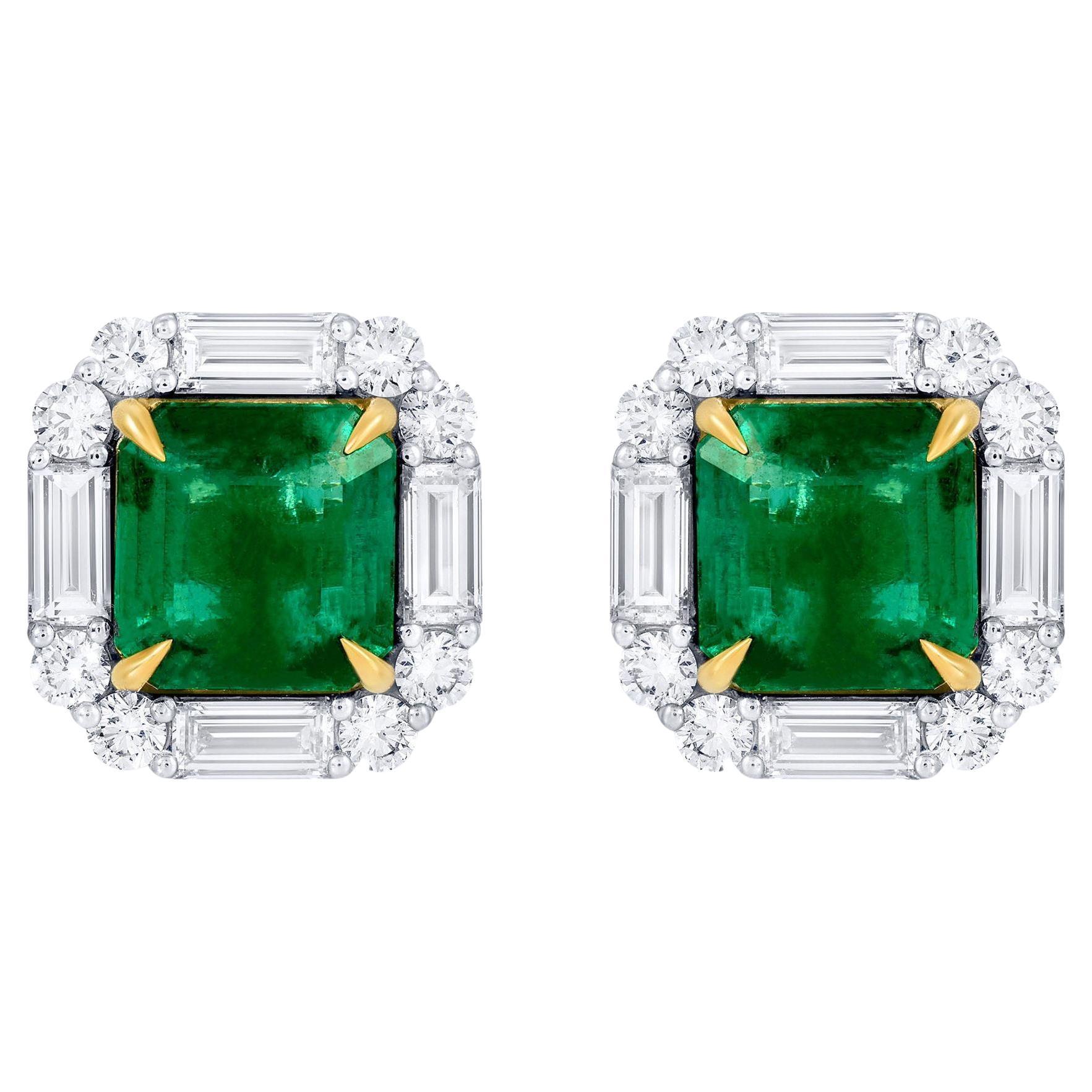 Excepcionales pendientes de esmeralda con halo de diamantes 7,9 quilates en total Oro de 18 quilates