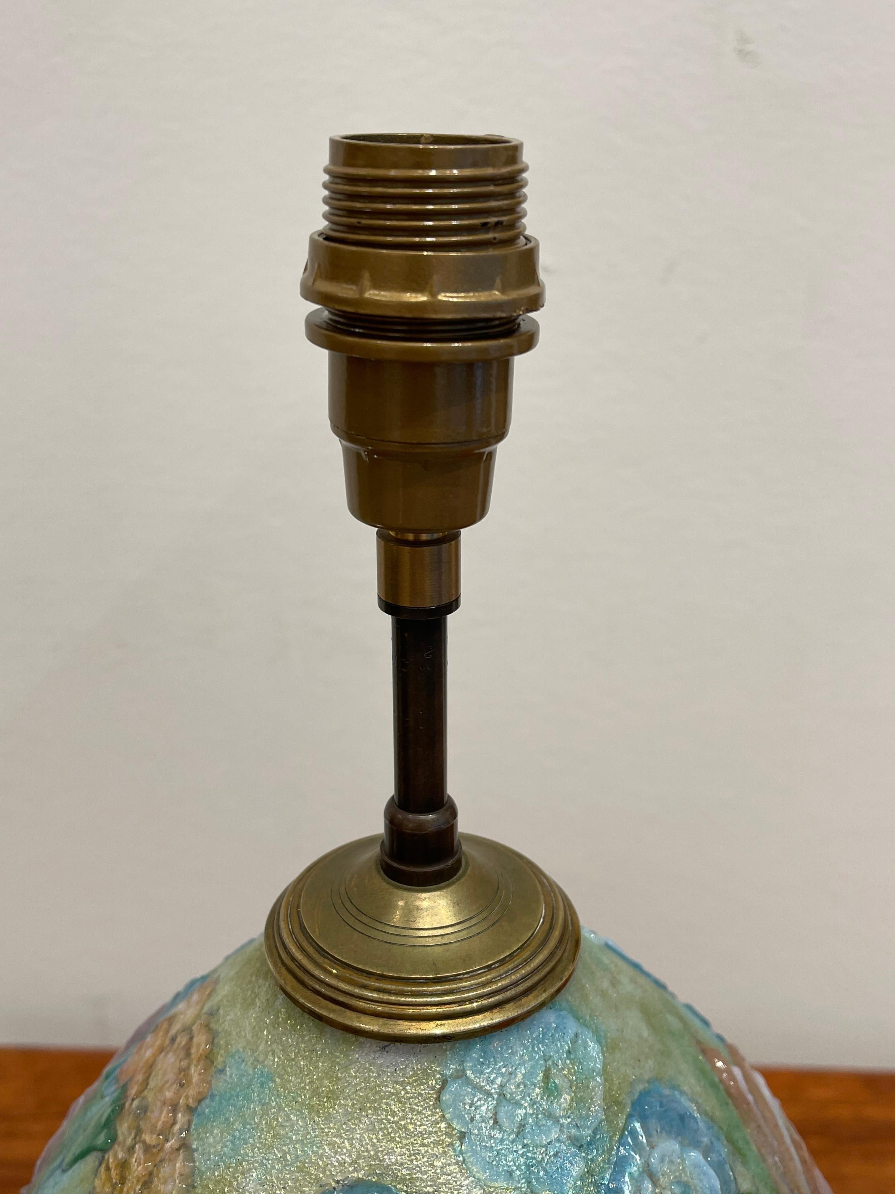 Ottone Eccezionale lampada da tavolo smaltata di Camille Fauré, Art Déco, Francia in vendita