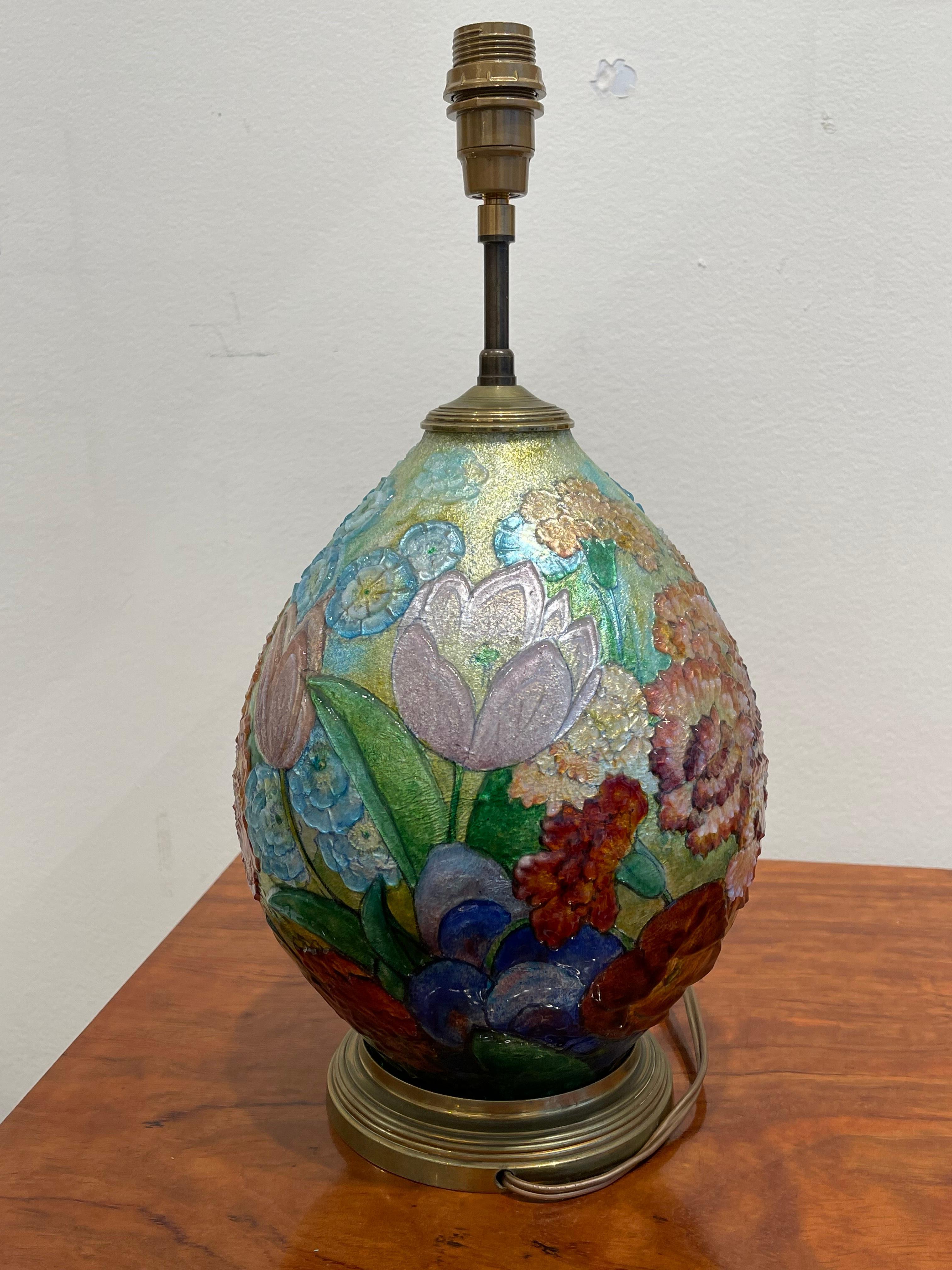 Laiton Exceptionnelle lampe de table émaillée de Camille Fauré, Art Déco, France en vente