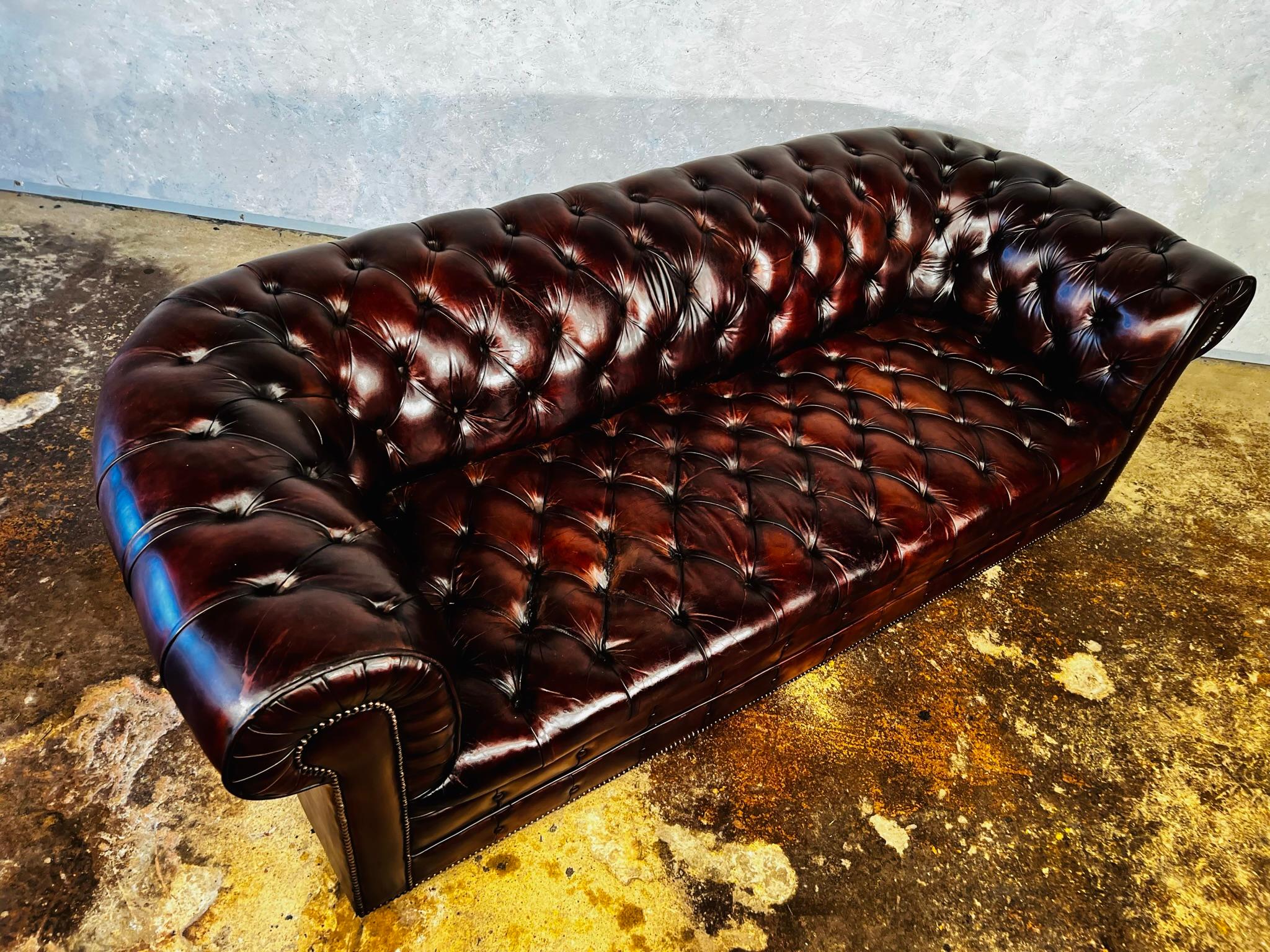 Exceptional English Fully Buttoned Patinated Leather Chesterfield Sofa #390 For Sale 7