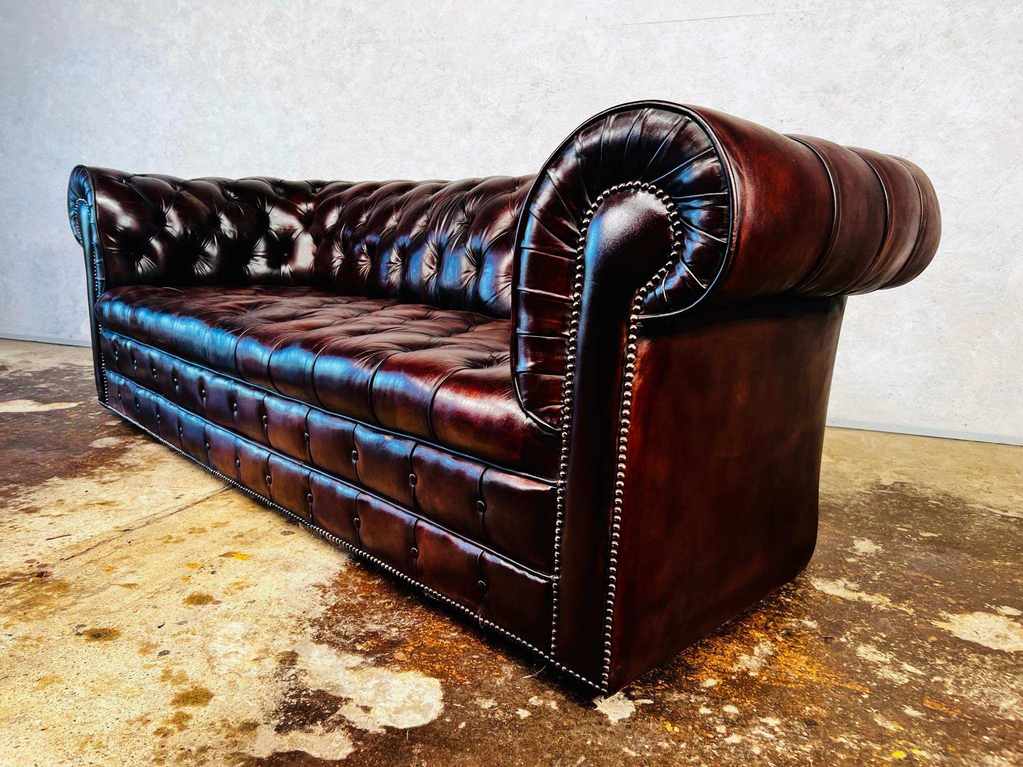 Exceptional English Fully Buttoned Patinated Leather Chesterfield Sofa #390 For Sale 3