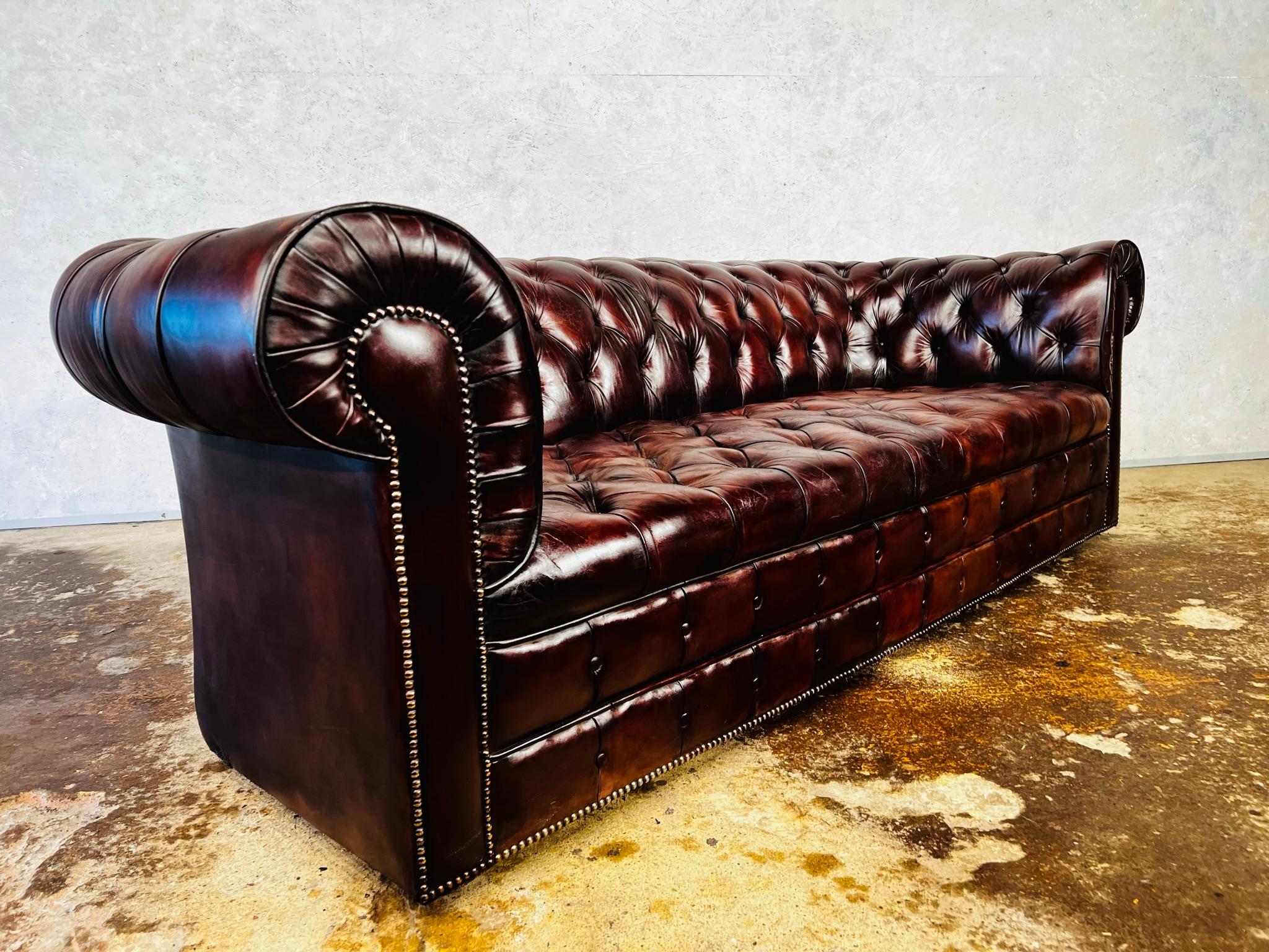 Exceptional English Fully Buttoned Patinated Leather Chesterfield Sofa #390 For Sale 5