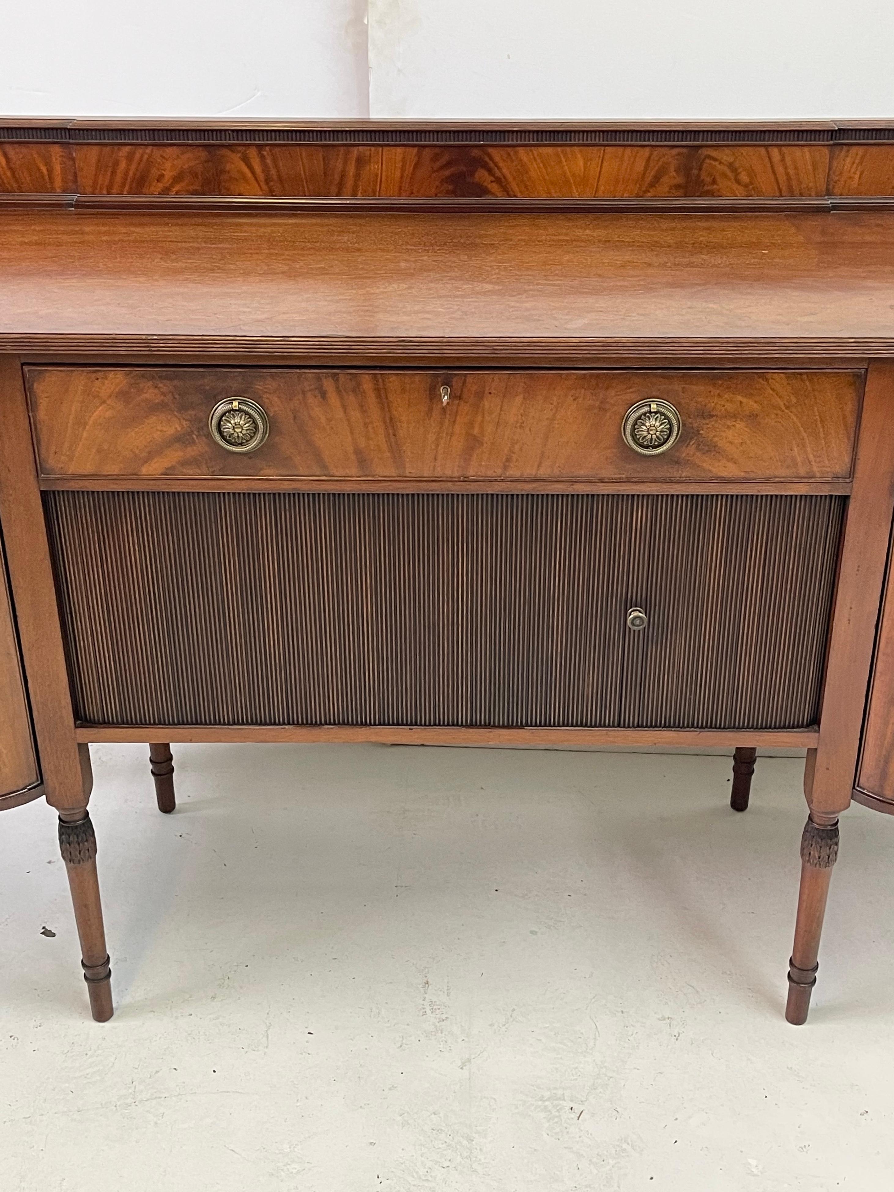 Exceptional English Mahogany Sideboard In Good Condition For Sale In Atlanta, GA