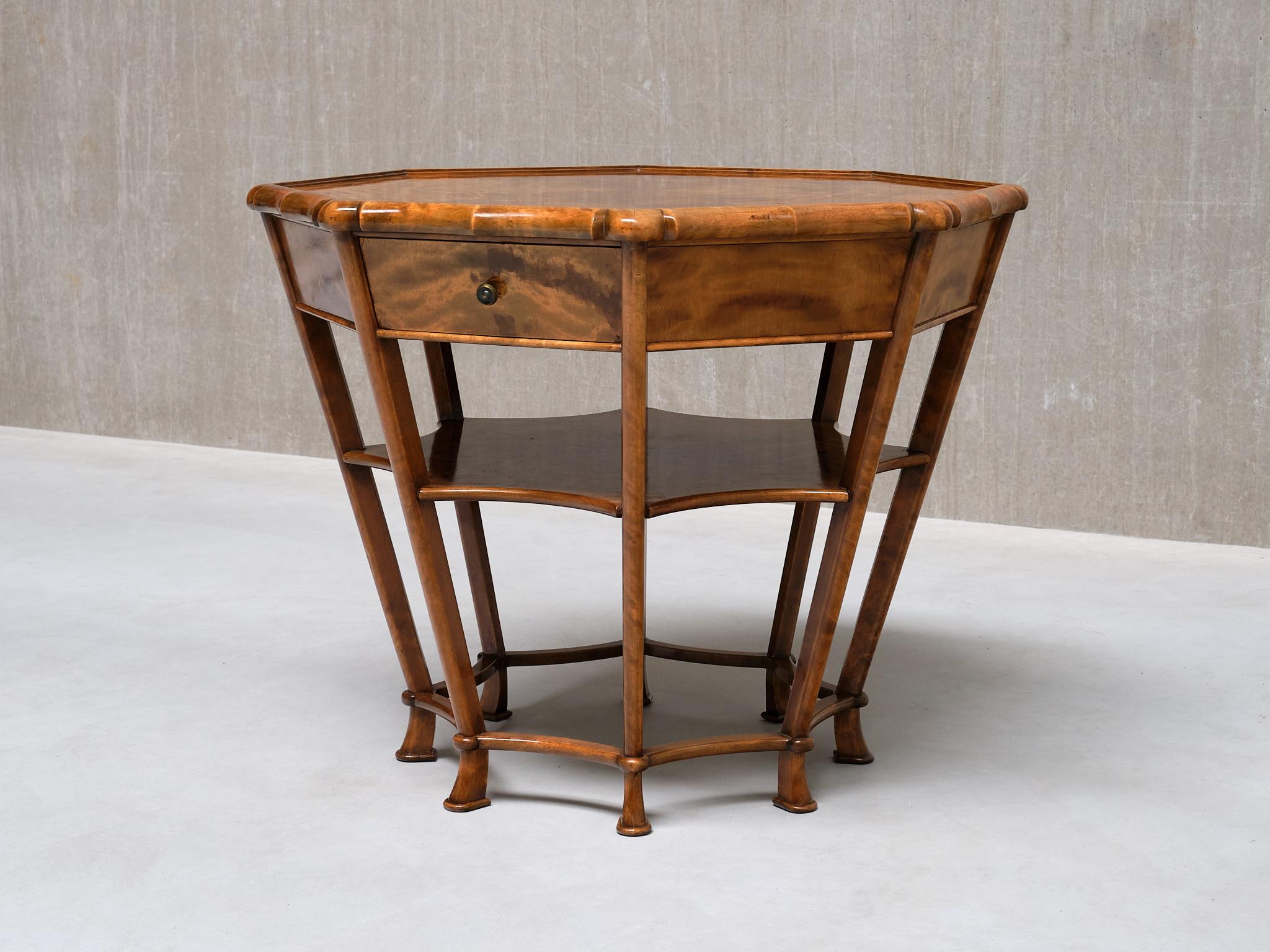 Exceptional Expressionist Octagonal Center Table in Flamed Birch, Germany, 1920s In Good Condition For Sale In The Hague, NL