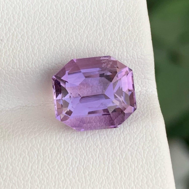Women's or Men's Exceptional Fantasy Cut Amethyst Gemstone 4.95 Carats Amethyst Jewelry For Sale