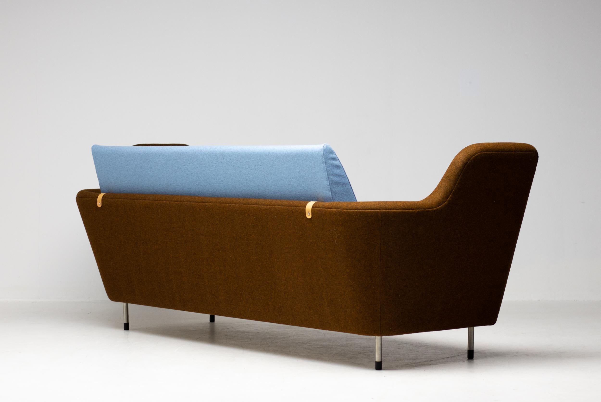 Finn Juhl 57 Sofa Scandinavian Mid Century Design in Brown Blue Wool Denmark In Good Condition In Dronten, NL