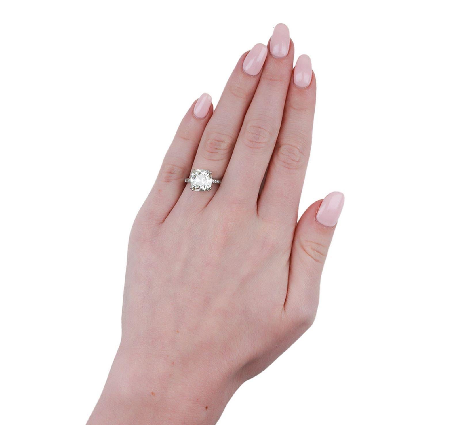 Exceptionnelle bague de cinq carats en diamant de vieille mine. Bon état - En vente à London, GB