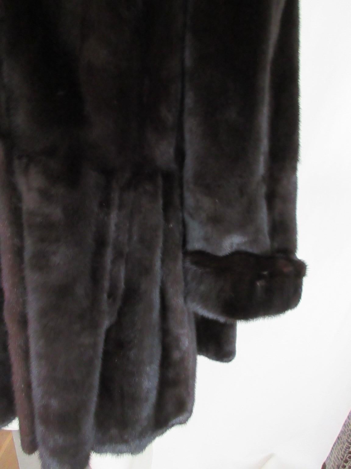 This flared dark brown mink coat is made of soft quality fur with a special lining

We offer more luxury fur items, view our front store

Details:
Very soft quality mink
with 3 closing hooks, 
2 pockets and 1 inside pocket.
Beautiful lined
These