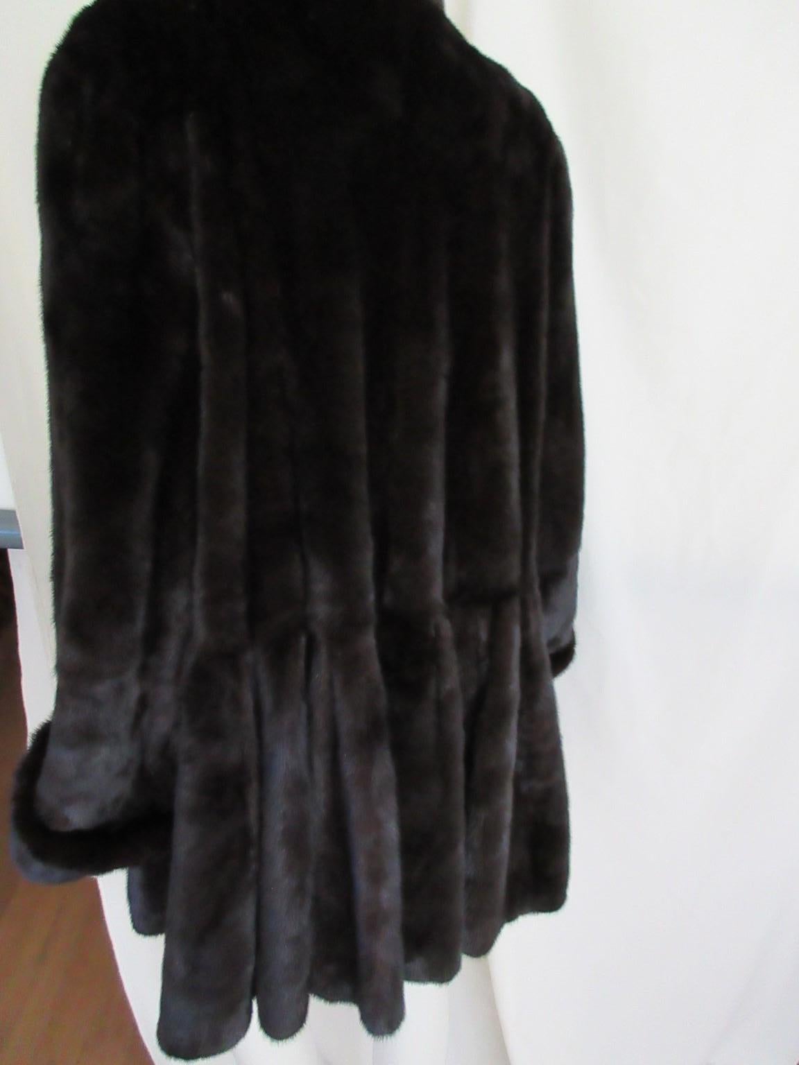 Exceptional Flared Brown Mink Fur Coat  In Good Condition In Amsterdam, NL