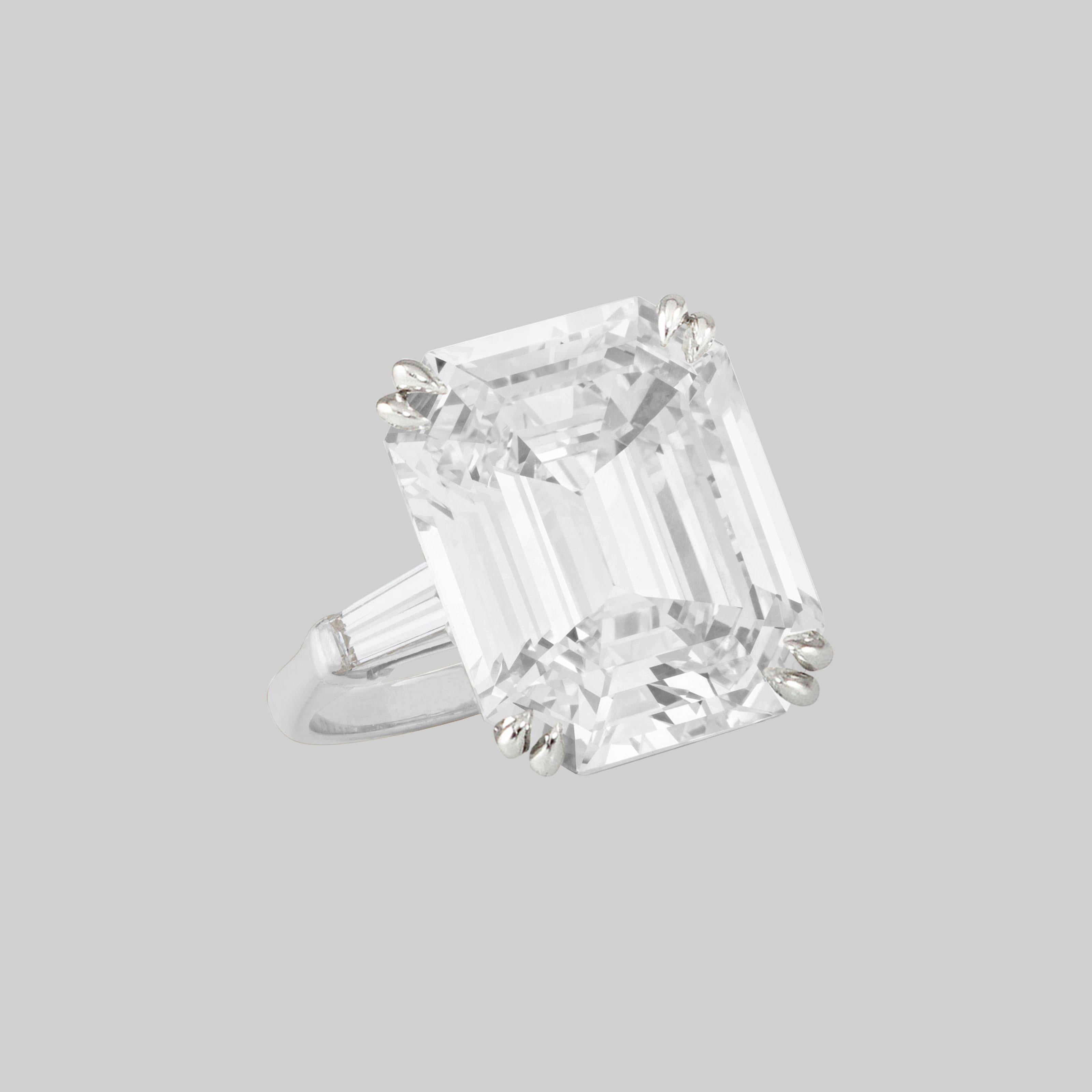 Taille poire Exceptionnelle bague en platine avec diamant certifié GIA de 15 carats, taille émeraude en vente
