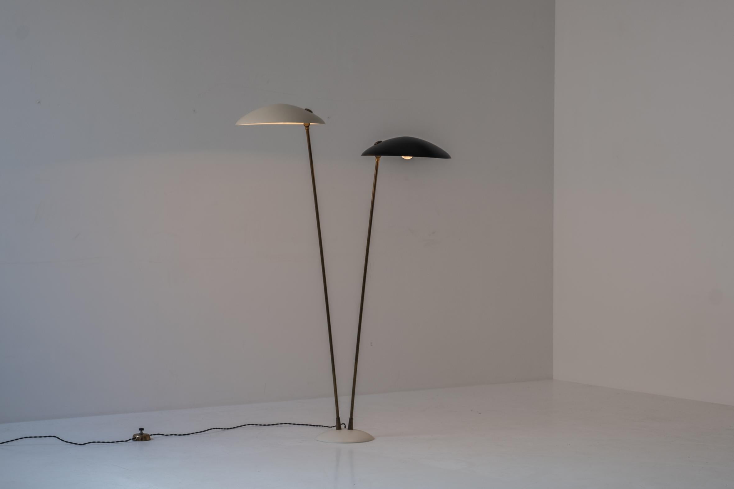 Exceptional Floor Lamp from Italy, Attri Stilnovo 1960s In Good Condition In Antwerp, BE