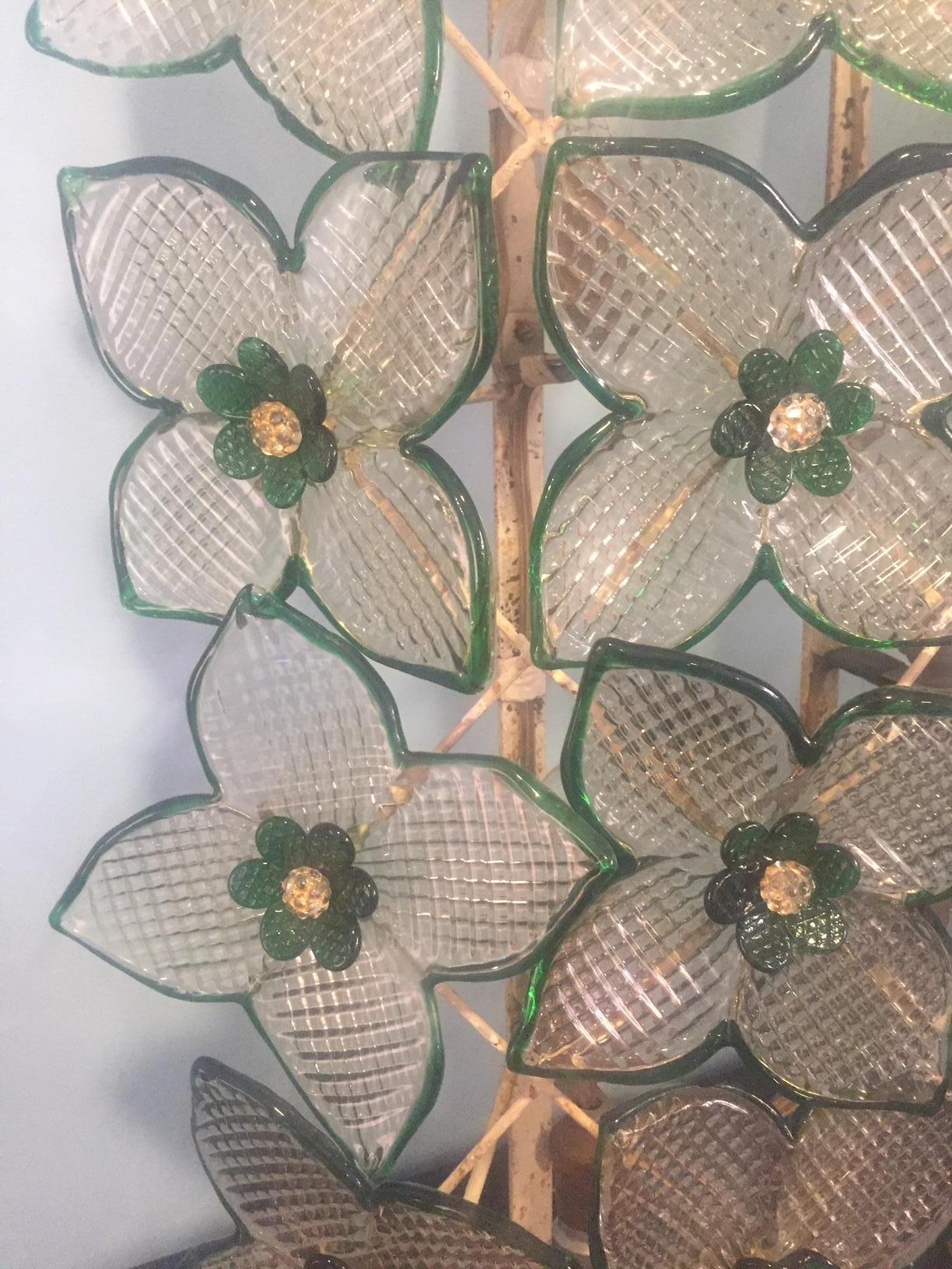 Exceptional Flowers Murano Wall Light, 1950s In Good Condition In LEGNY, FR