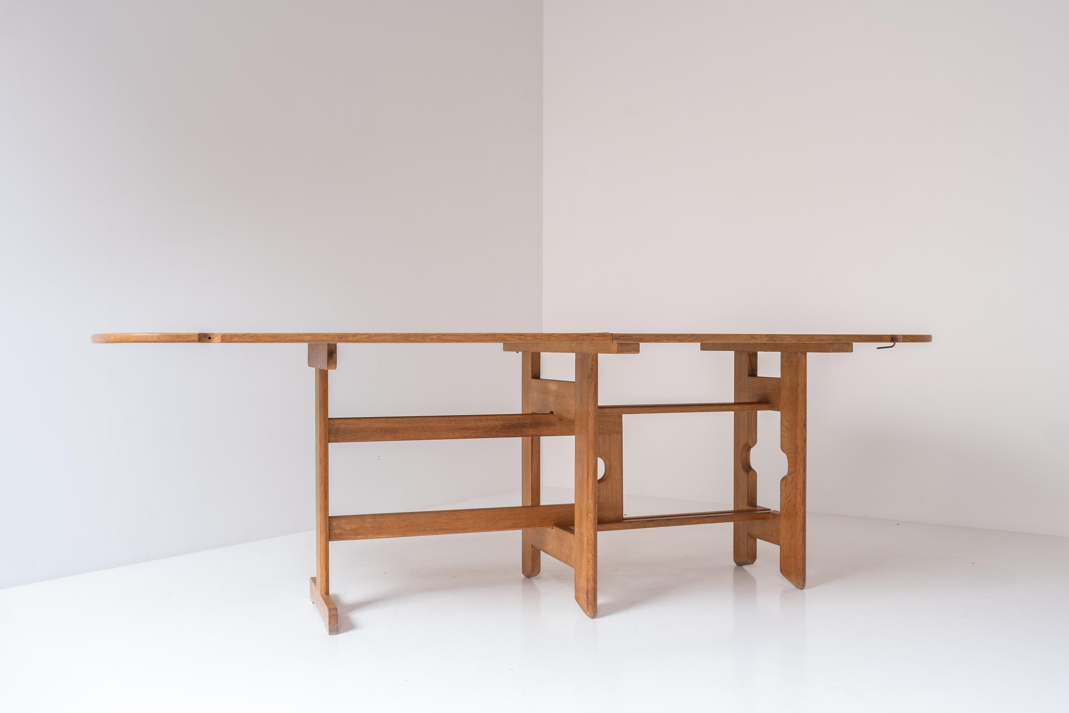 Exceptional folding dining table by Guillerme et Chambron, France 1970s. For Sale 5