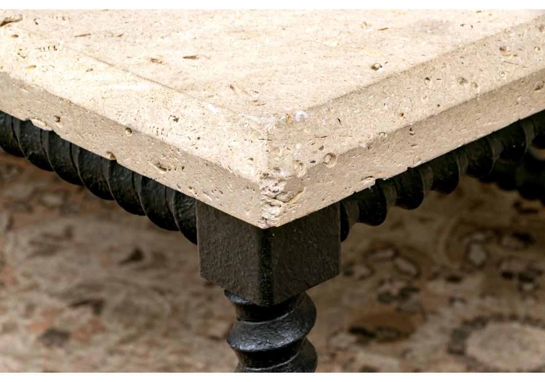 Außergewöhnlicher Formations Baldacchino Muschelstein-Cocktailtisch für Holly Hunt (Moderne) im Angebot
