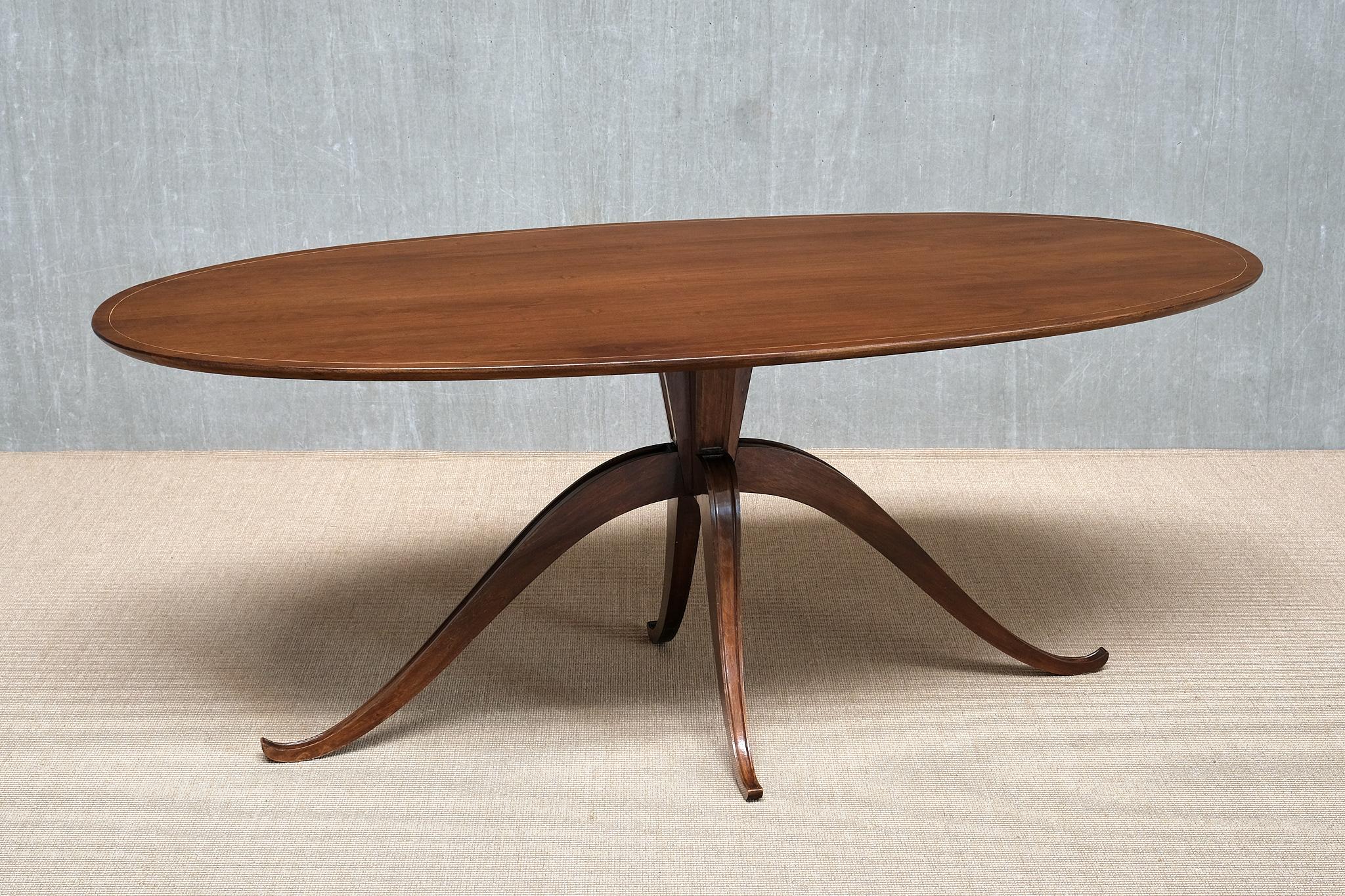 Exceptionnelle table de salle à manger ovale en noyer attribuée à Franco Buzzi, Italie, années 1940 en vente 6