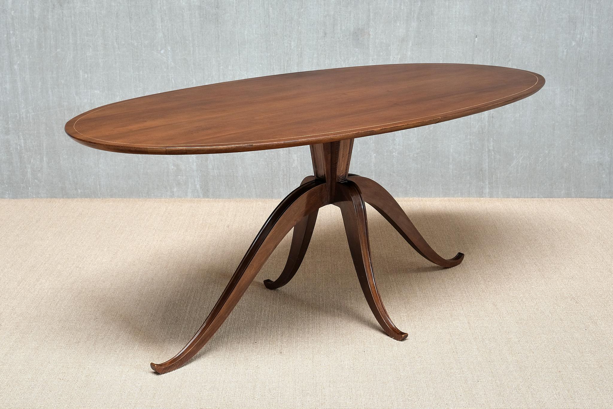 Exceptionnelle table de salle à manger ovale en noyer attribuée à Franco Buzzi, Italie, années 1940 en vente 8