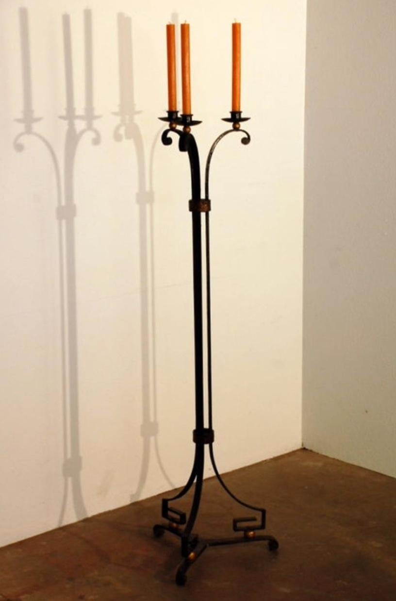 Exceptionnel candélabre français des années 1940 dans le style de Gilbert Poillerat Bon état - En vente à Los Angeles, CA