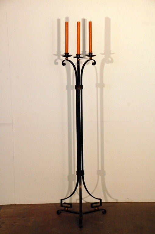 Néoclassique Exceptionnel candélabre français des années 1940 dans le style de Gilbert Poillerat en vente