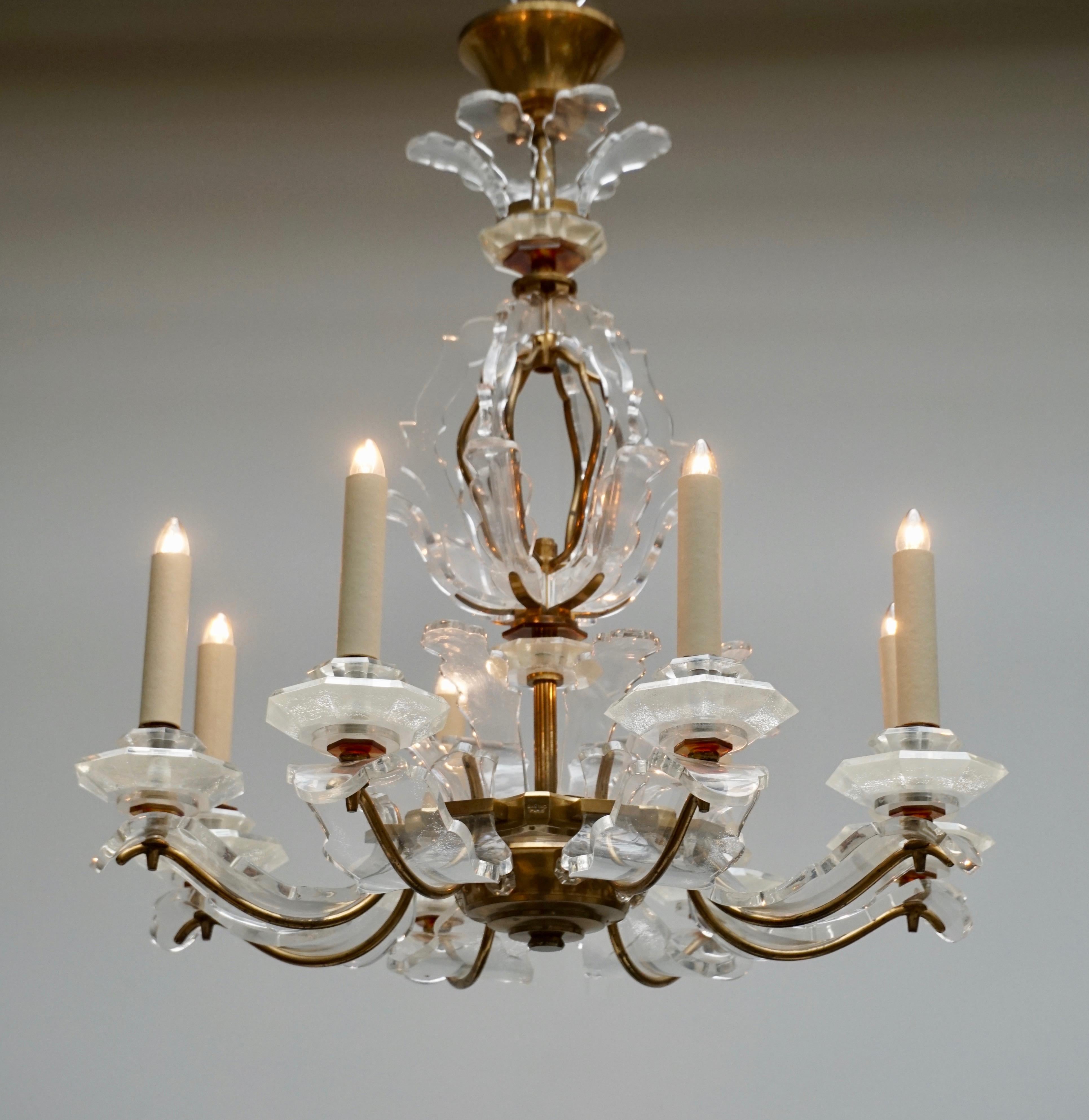 Unique Art Deco chandelier made in Lucite and signed by Sabino (Italy 1878 - Paris 1961)
Probably a prototype because this is the only Lucite chandelier made by Sabino.
Eight E14 light bulbs / good working condition/ New European