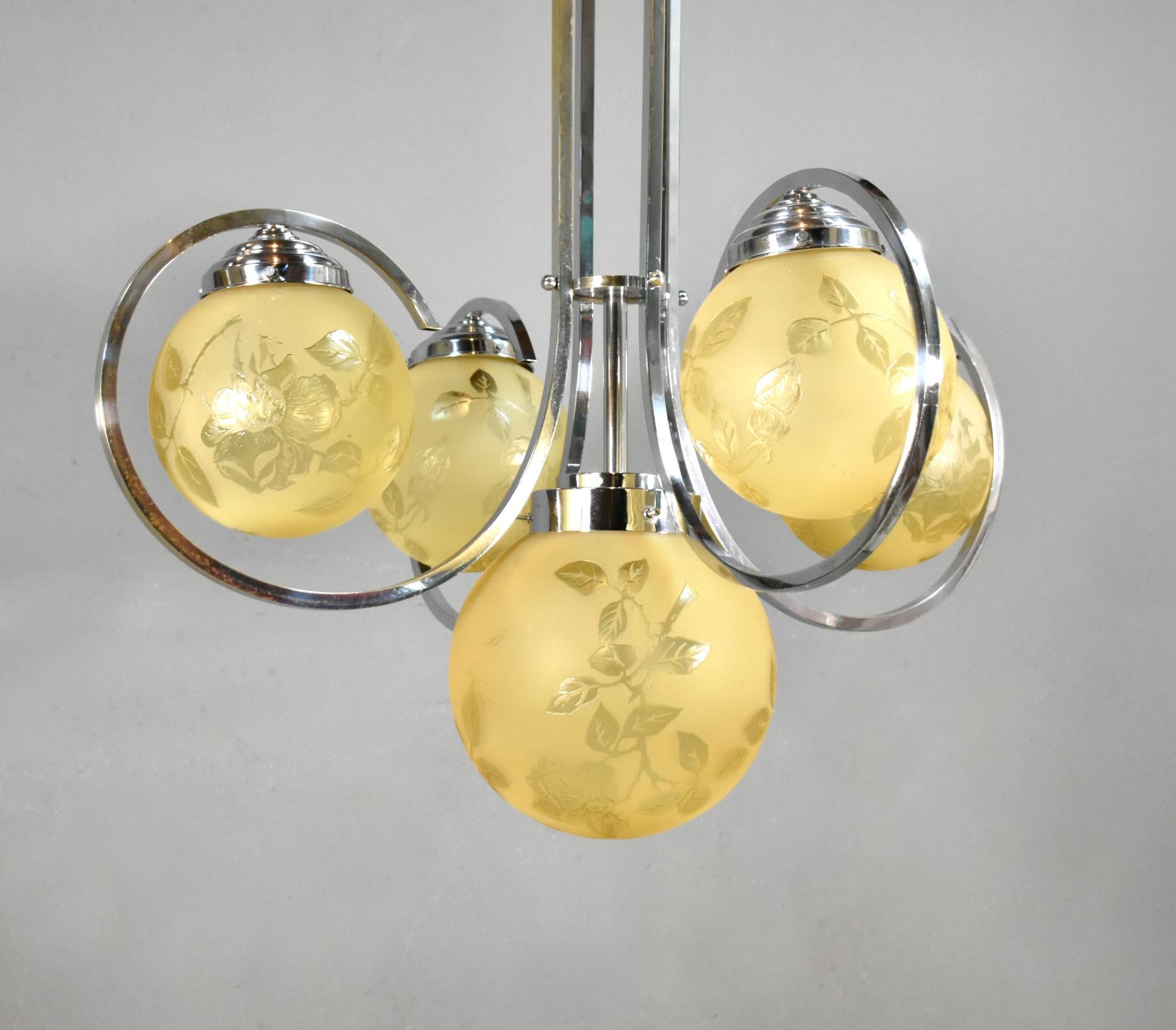 Early 20th Century Exceptional French Art Deco Chandelier Light
