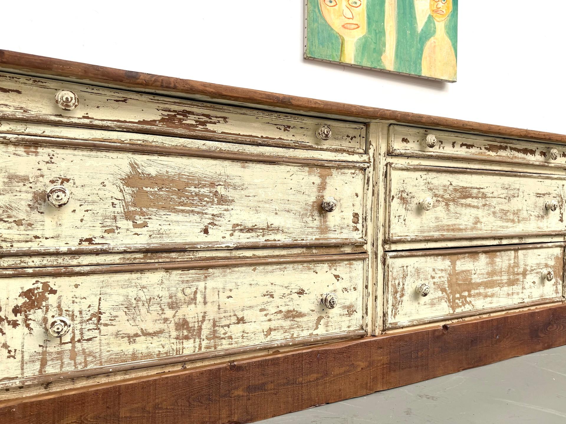 Exceptional french draper’s cabinet in pine, circa 1900 For Sale 4