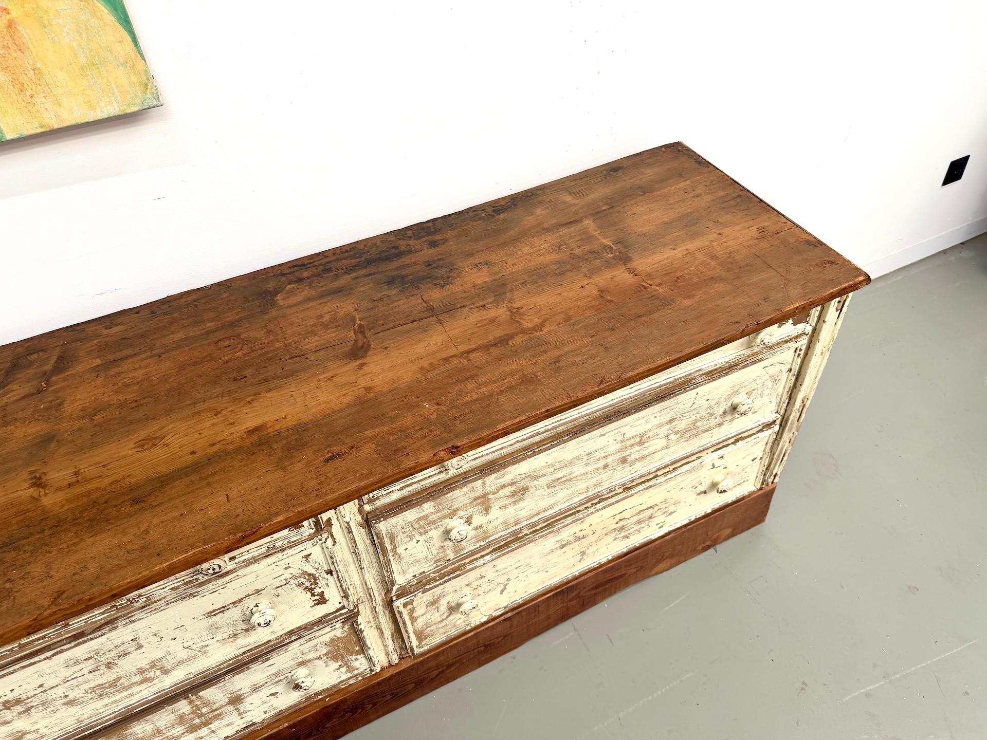 Exceptional french draper’s cabinet in pine, circa 1900 For Sale 6