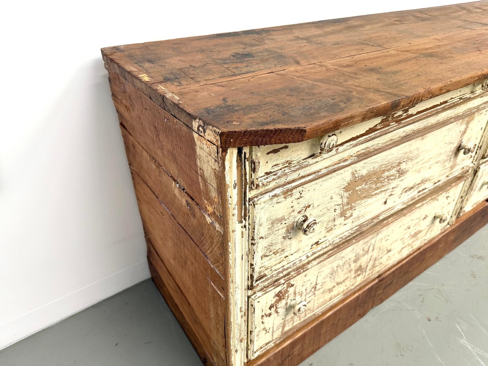 Exceptional french draper’s cabinet in pine, circa 1900 For Sale 8