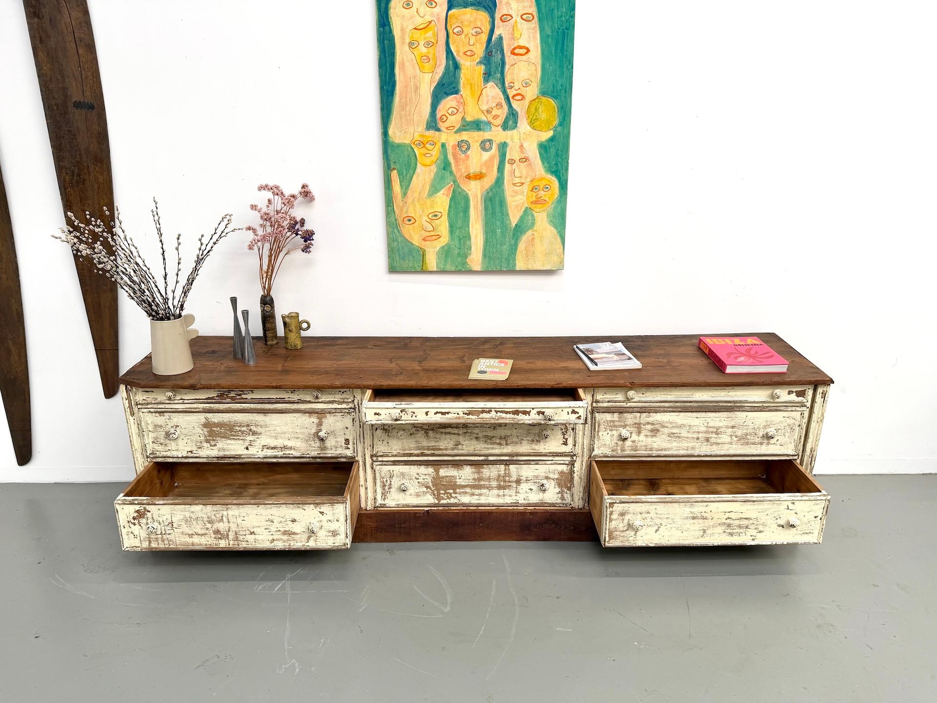 Exceptional french draper’s cabinet in pine, circa 1900 For Sale 13