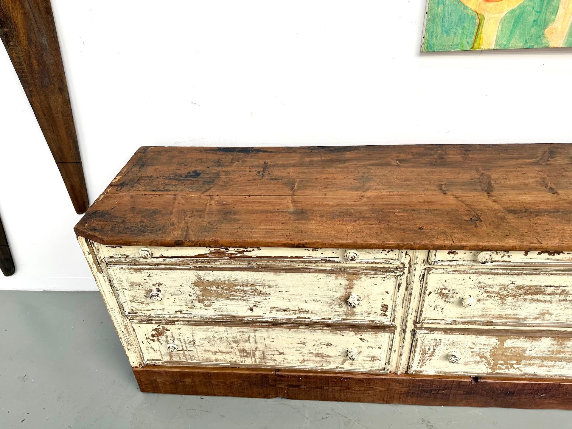French Exceptional french draper’s cabinet in pine, circa 1900 For Sale
