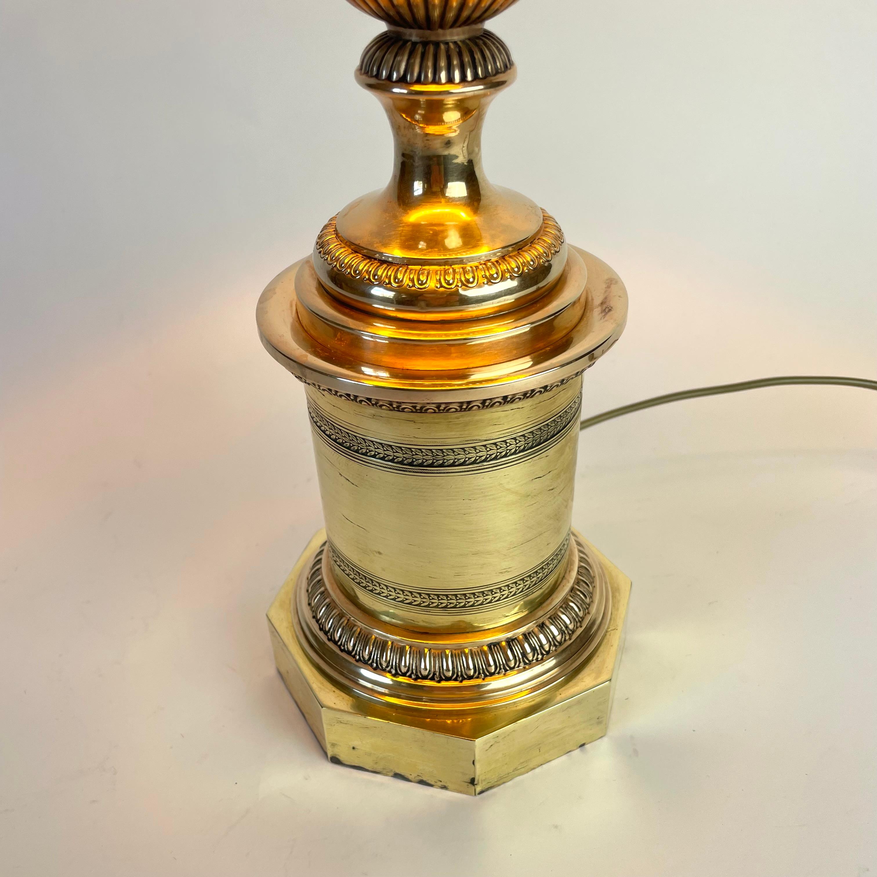 Exceptionnelle lampe de table Empire en laiton, années 1820 Bon état - En vente à Knivsta, SE