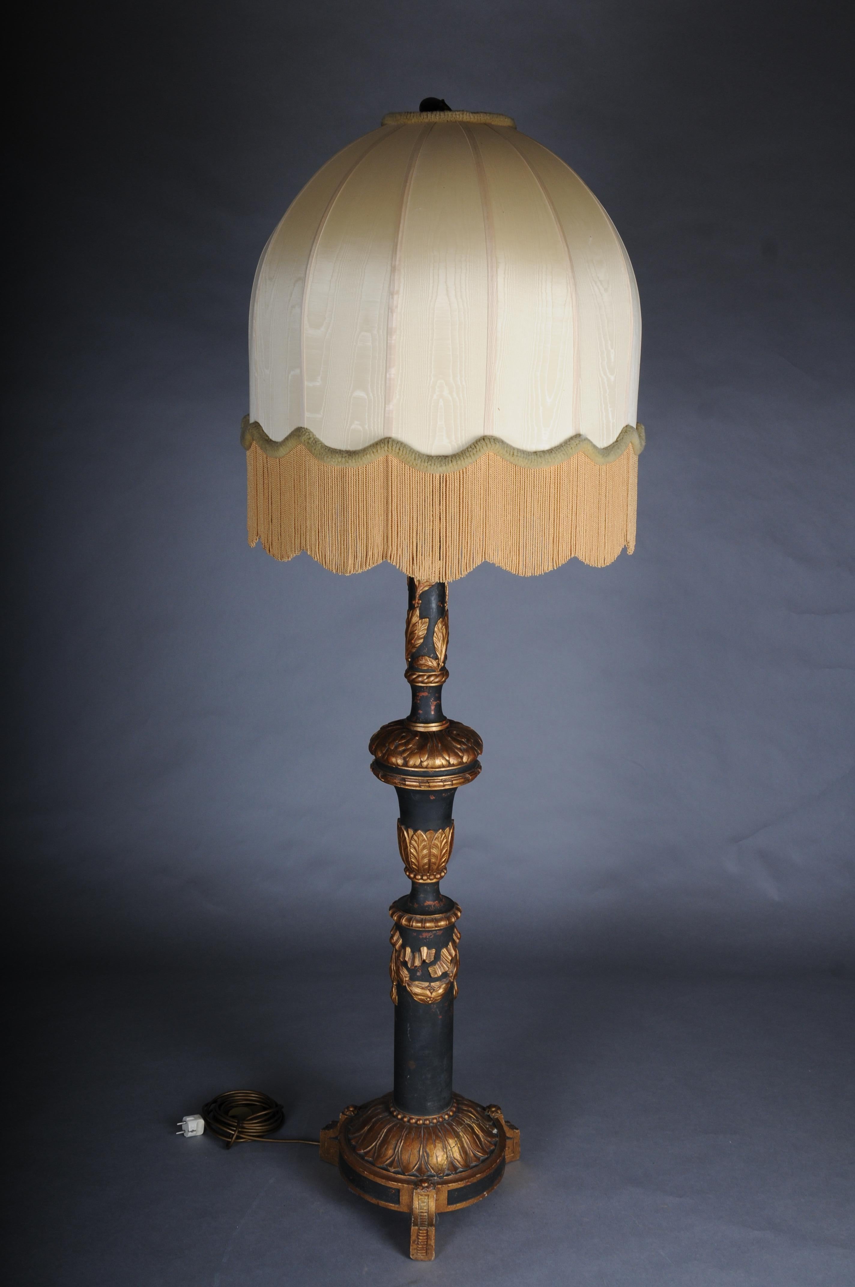 Eccezionale lampada da terra neoclassica francese del 1880 in vendita 4