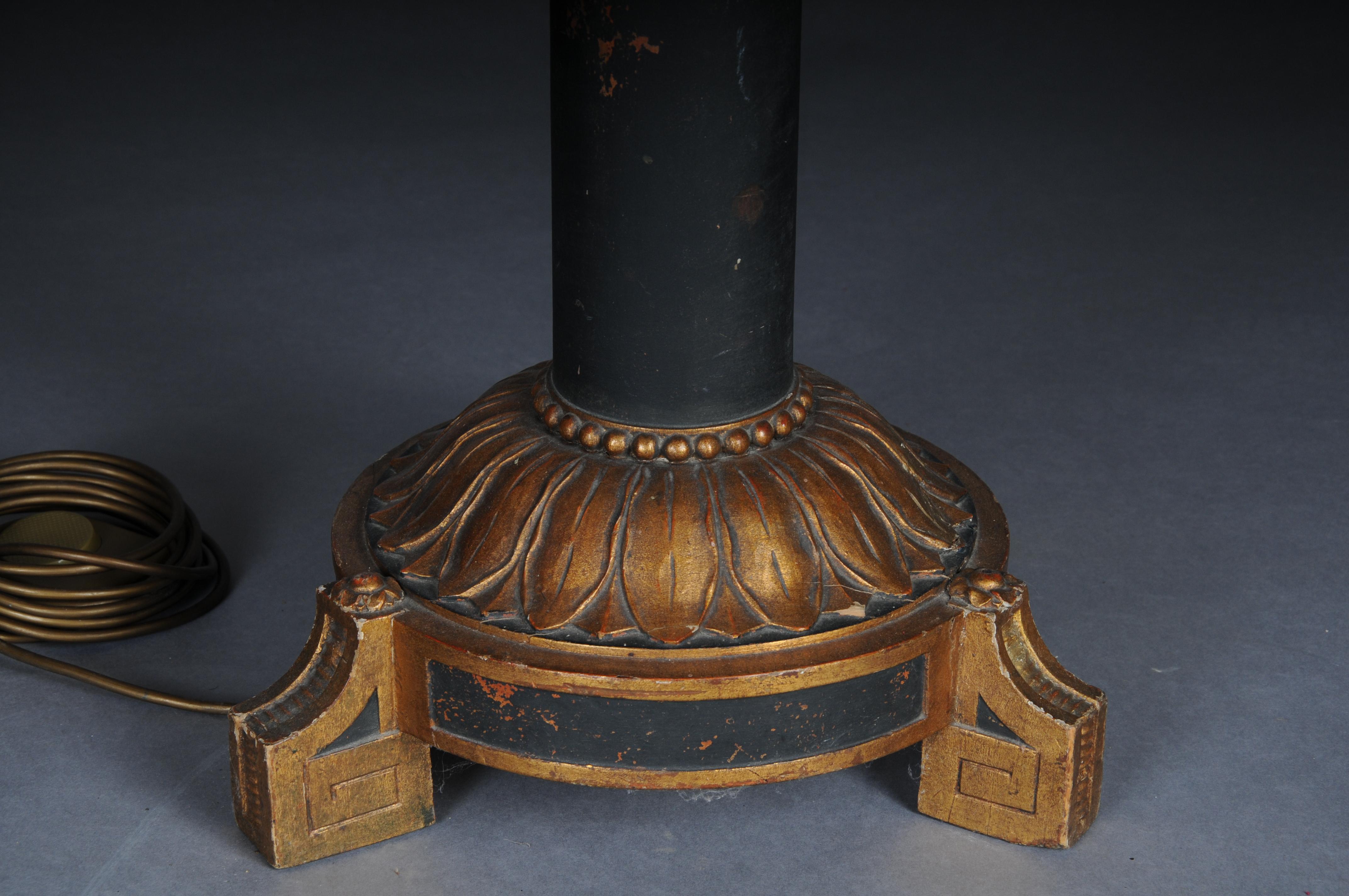 Dorato Eccezionale lampada da terra neoclassica francese del 1880 in vendita