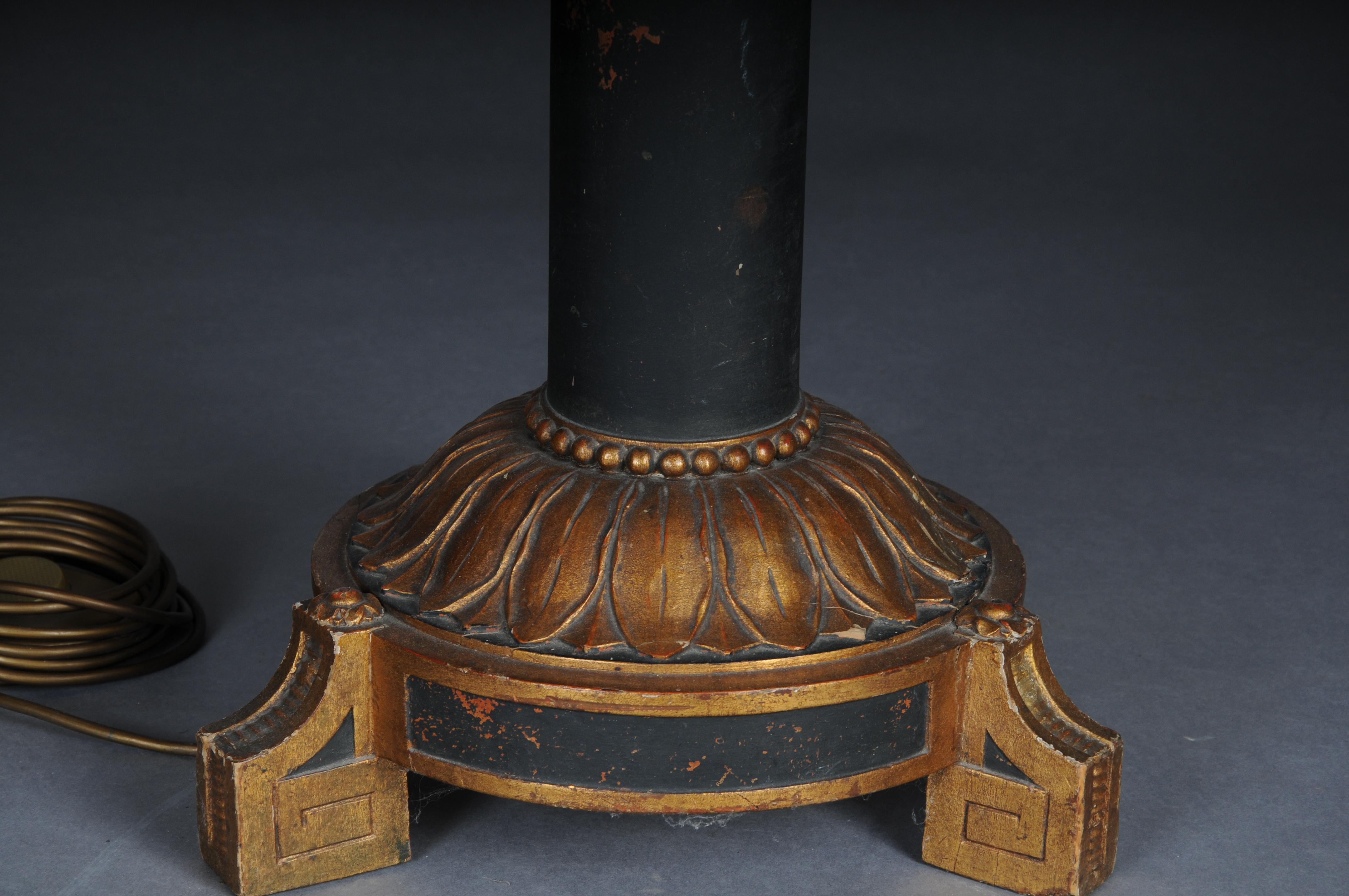 Eccezionale lampada da terra neoclassica francese del 1880 In condizioni buone in vendita a Berlin, DE