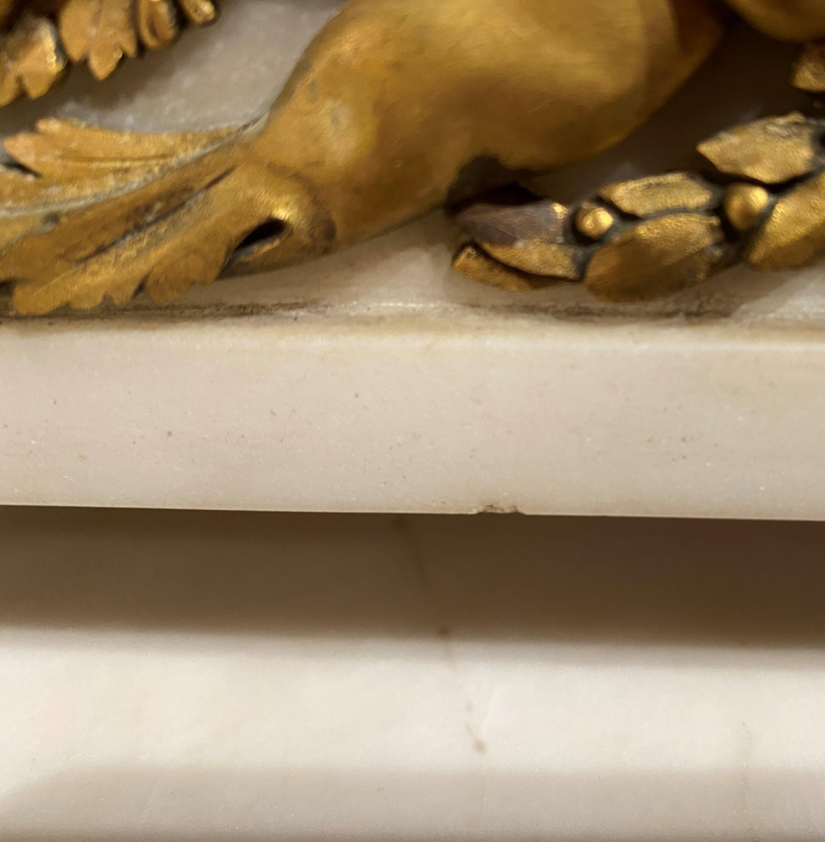 Außergewöhnliche französische Tiffany & Co-Kaminuhr aus vergoldeter Bronze mit Marmorsockel im Angebot 8