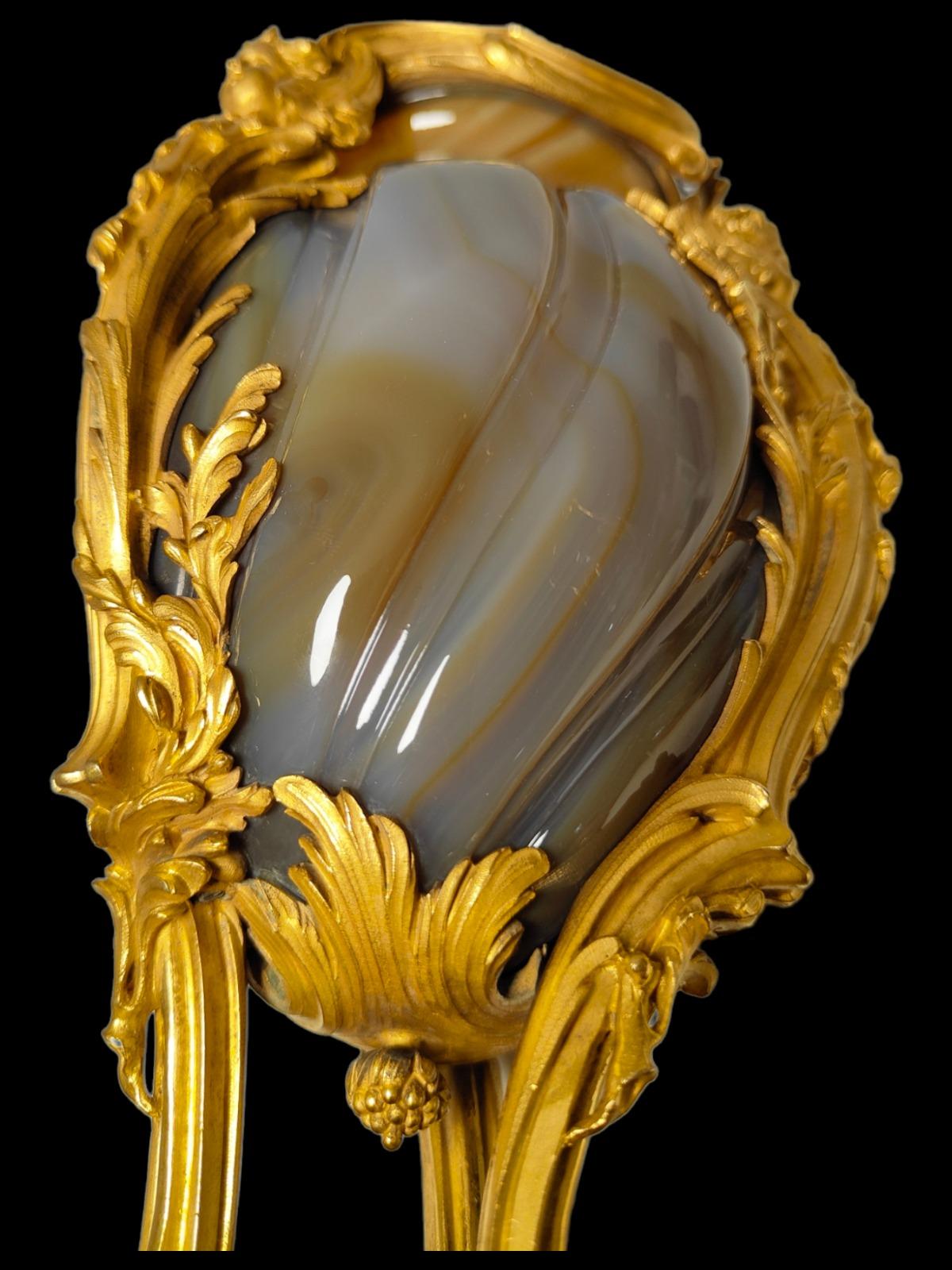 Bronzo Eccezionale vaso francese in bronzo dorato e agata del XIX secolo in vendita