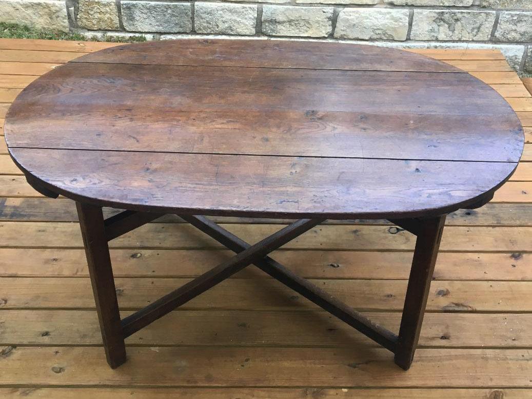 Exceptional French Wine Folding Oval Oak Table, circa 1820 from Burgundy` In Good Condition In Austin, TX