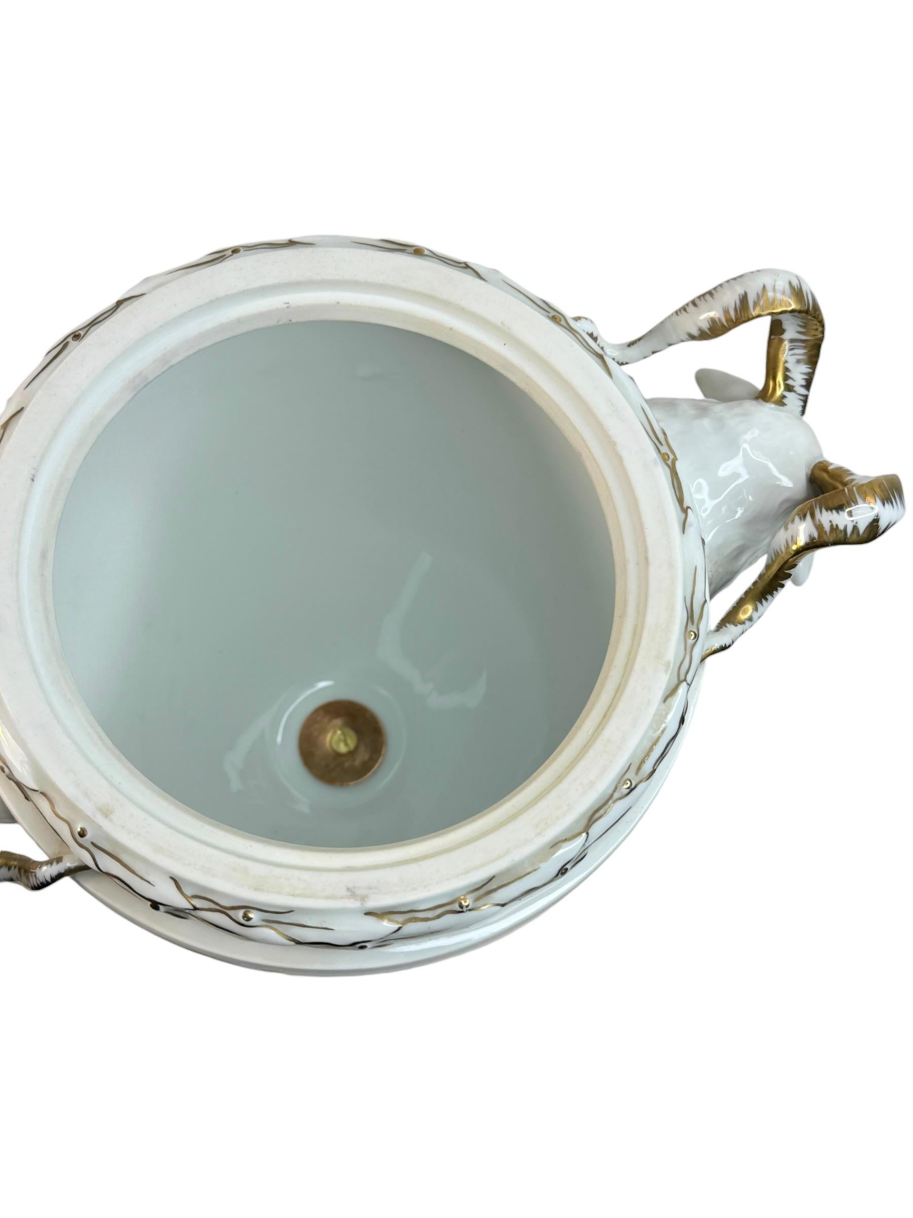 Außergewöhnliche Furstenberg-Vase mit Deckel und Blumenstrauß, Vintage, Deutschland im Angebot 1