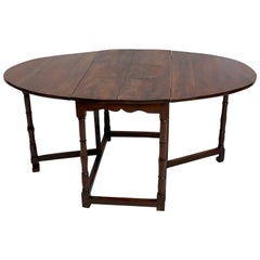 Exceptional English Antique Gatelag Table in Yew Wood, 18 th Century