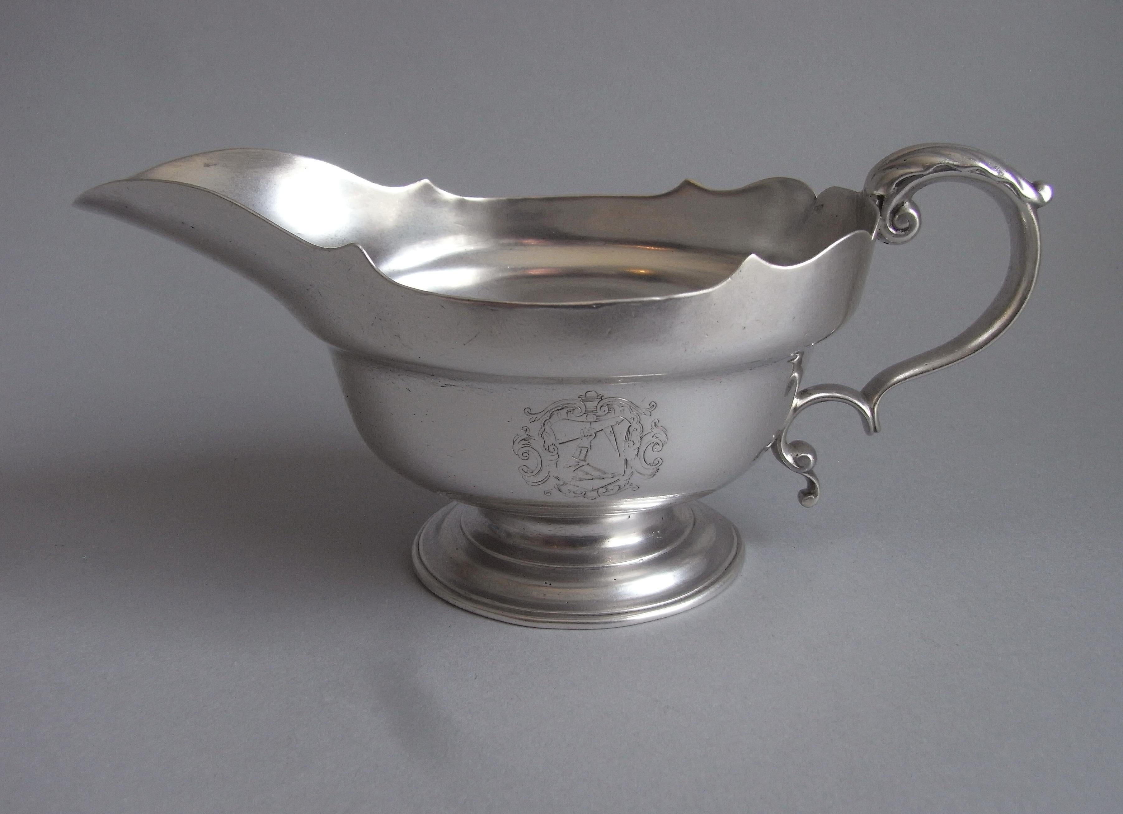18th Century Exceptional George II Sauceboat Made in London by George Hindmarsh in 1731 For Sale