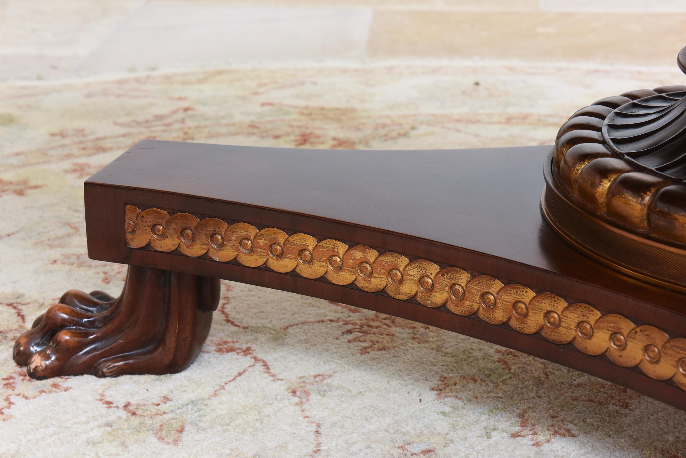 Excepcional mesa de desayuno o de entrada de caoba dorada de la época de Jorge IV Caoba en venta