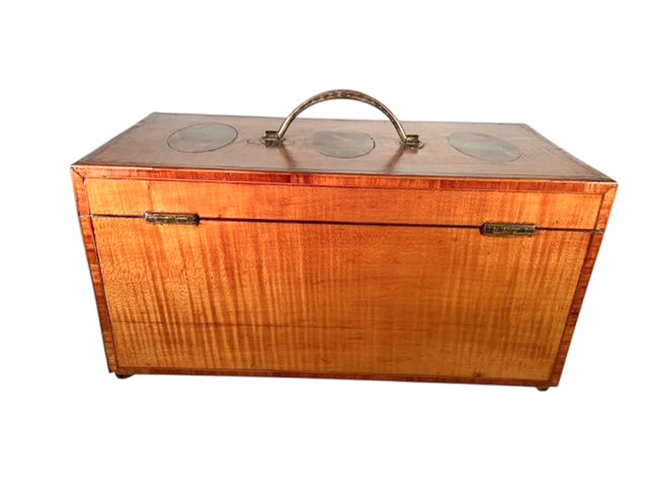 Exceptional Georgian Crossbanded Satinwood Tea Caddy w/ Oval Inlaid Shell Panels In Good Condition For Sale In Chapel Hill, NC
